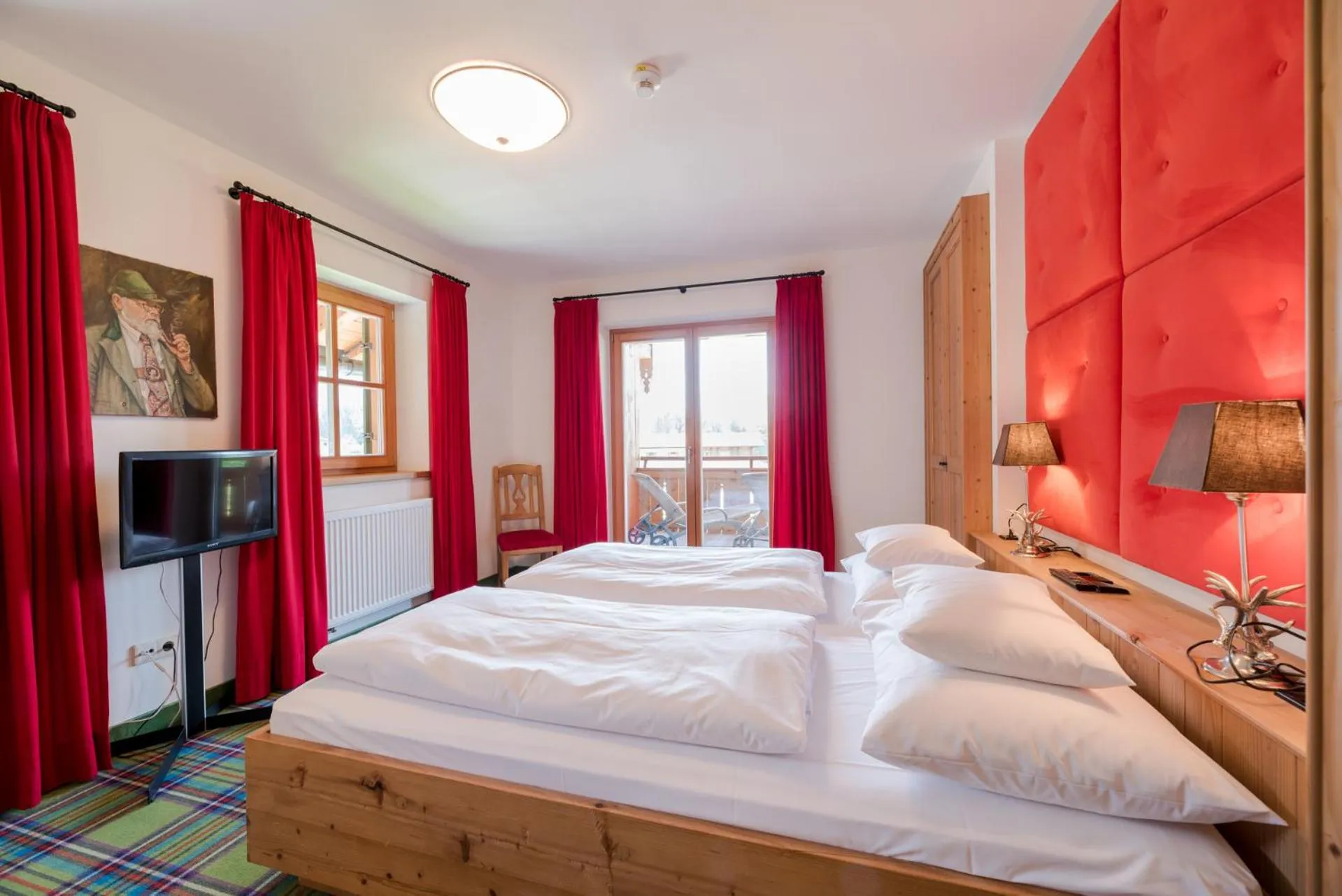 Bed in Relais & Châteaux Gut Steinbach Hotel Chalets SPA