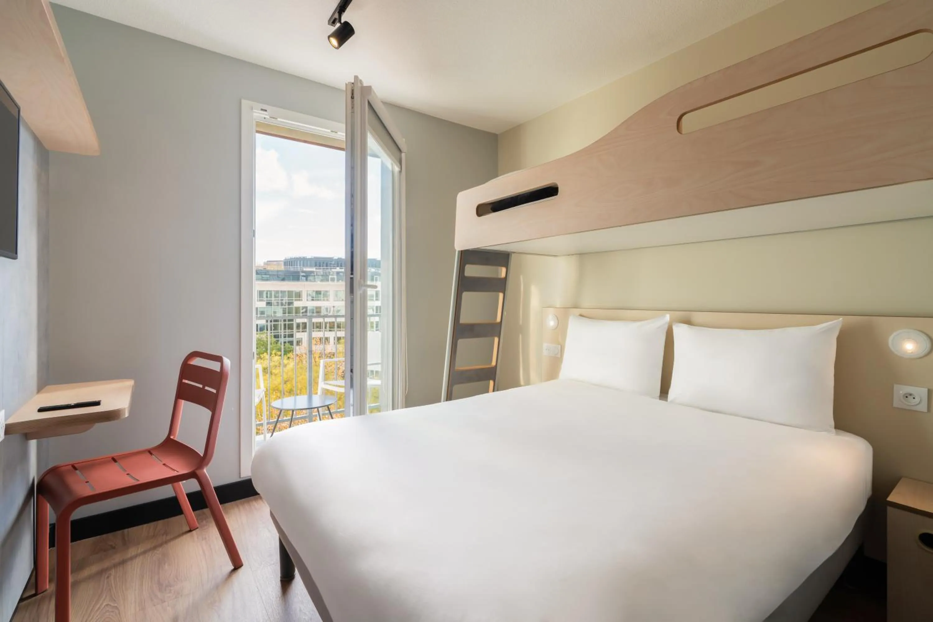 Bed in ibis budget Issy Les Moulineaux Paris Ouest