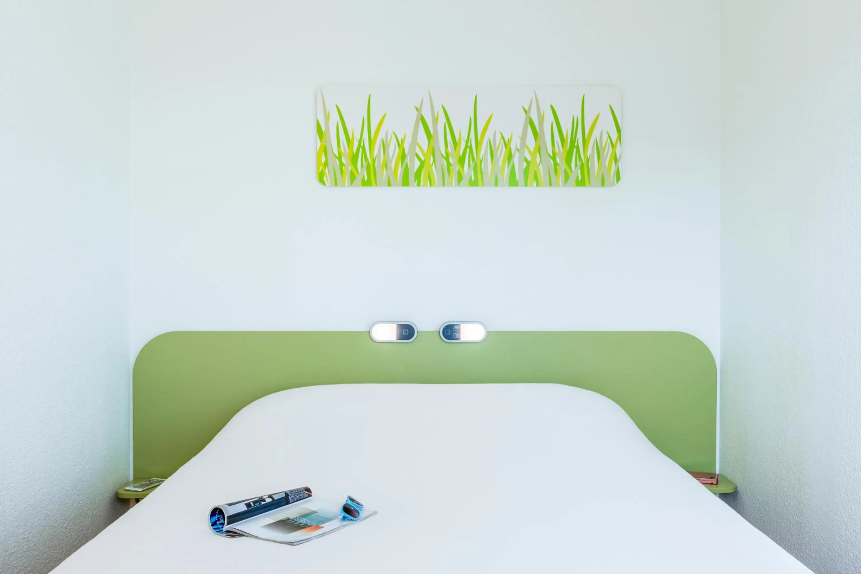 Bedroom, Bed in ibis budget Issy Les Moulineaux Paris Ouest