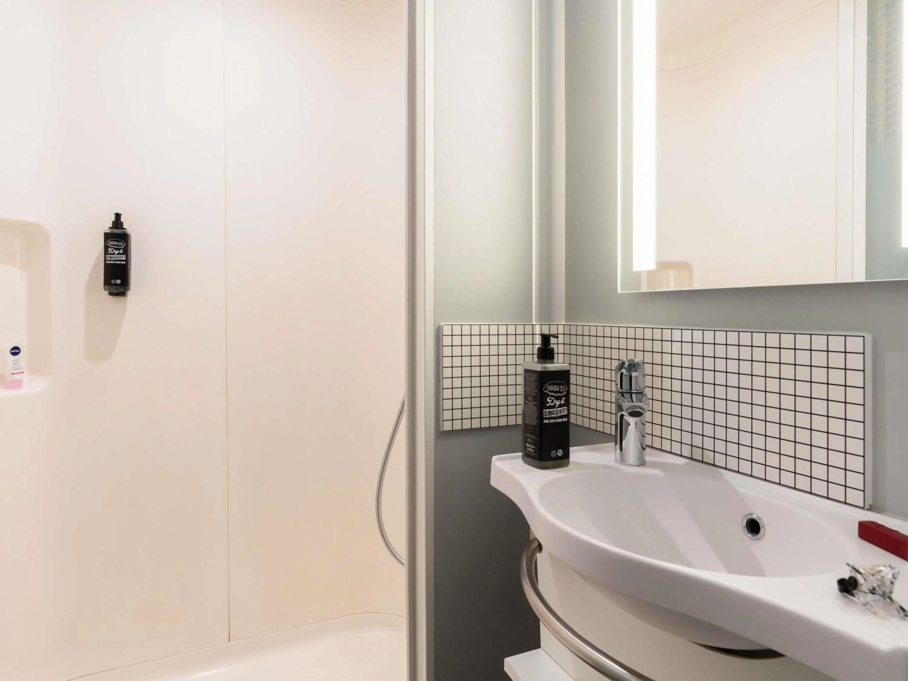 Bedroom in ibis budget Issy Les Moulineaux Paris Ouest