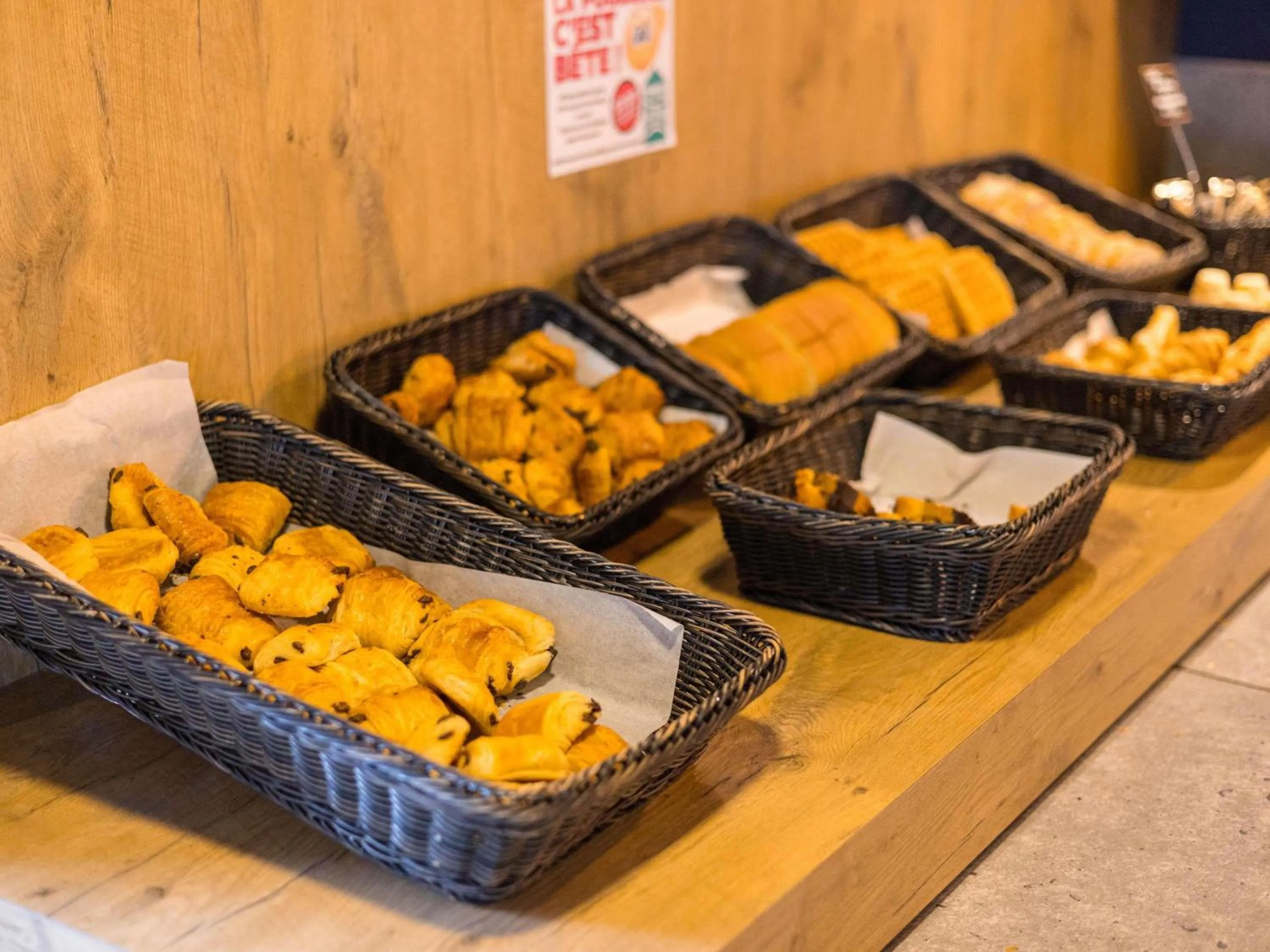 Breakfast in ibis budget Issy Les Moulineaux Paris Ouest