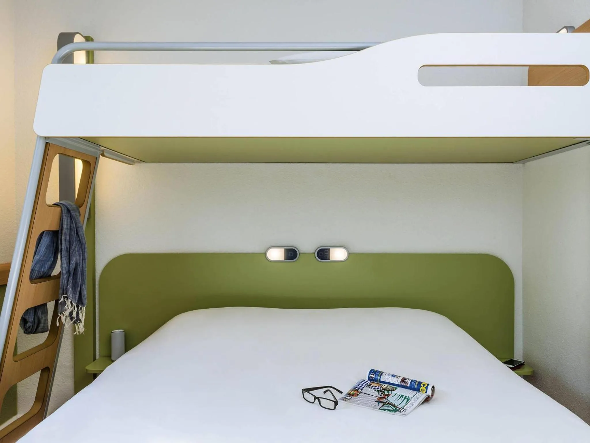 Bedroom, Bed in ibis budget Issy Les Moulineaux Paris Ouest