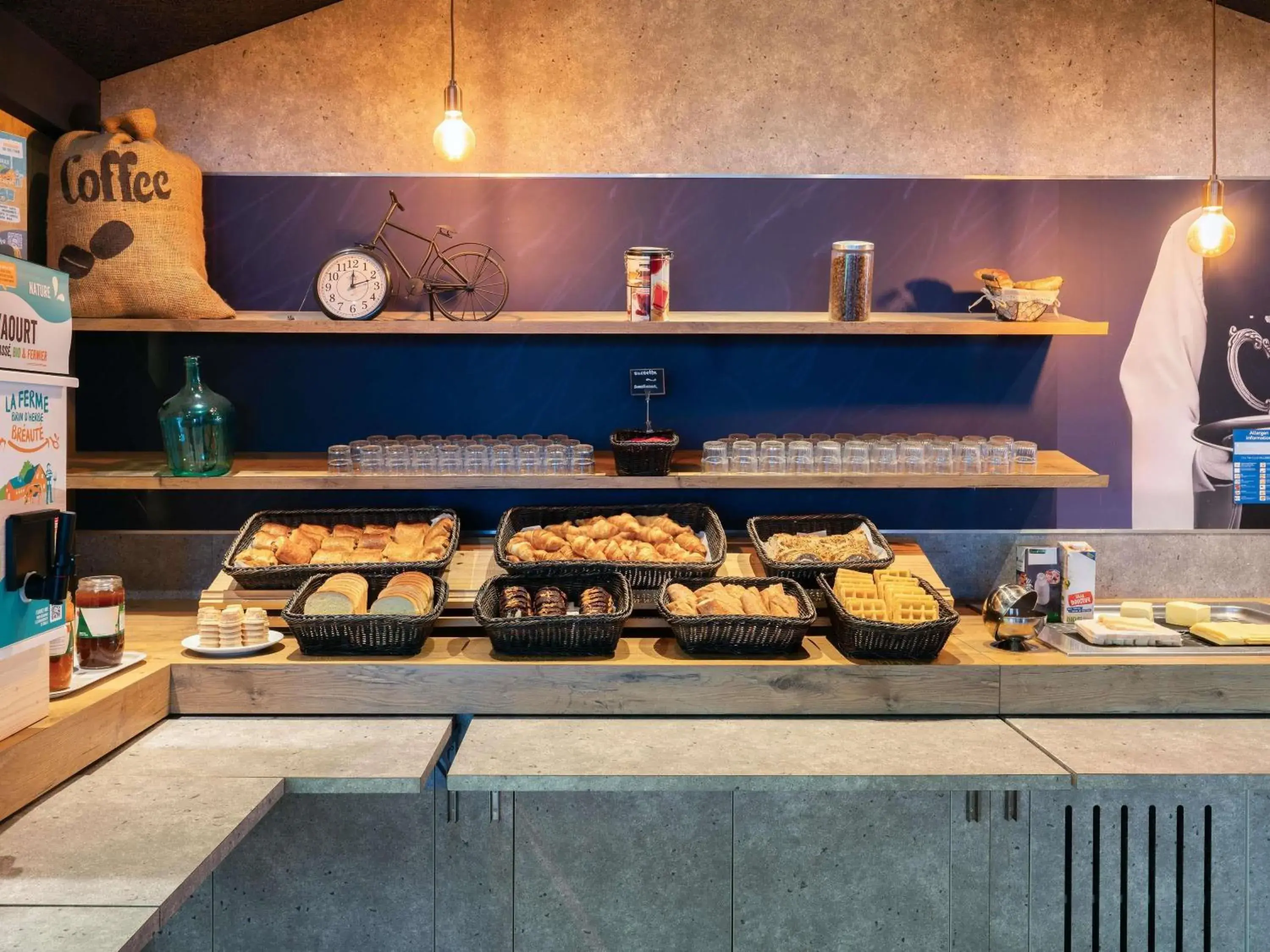 Breakfast in ibis budget Issy Les Moulineaux Paris Ouest Breakfast in ibis budget Issy Les Moulineaux Paris Ouest