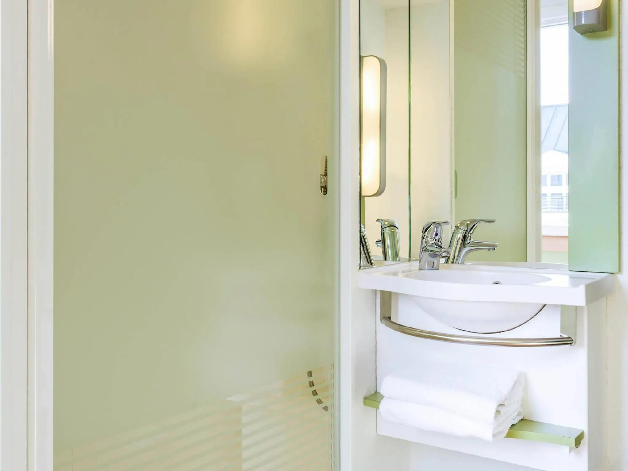 Bedroom in ibis budget Issy Les Moulineaux Paris Ouest