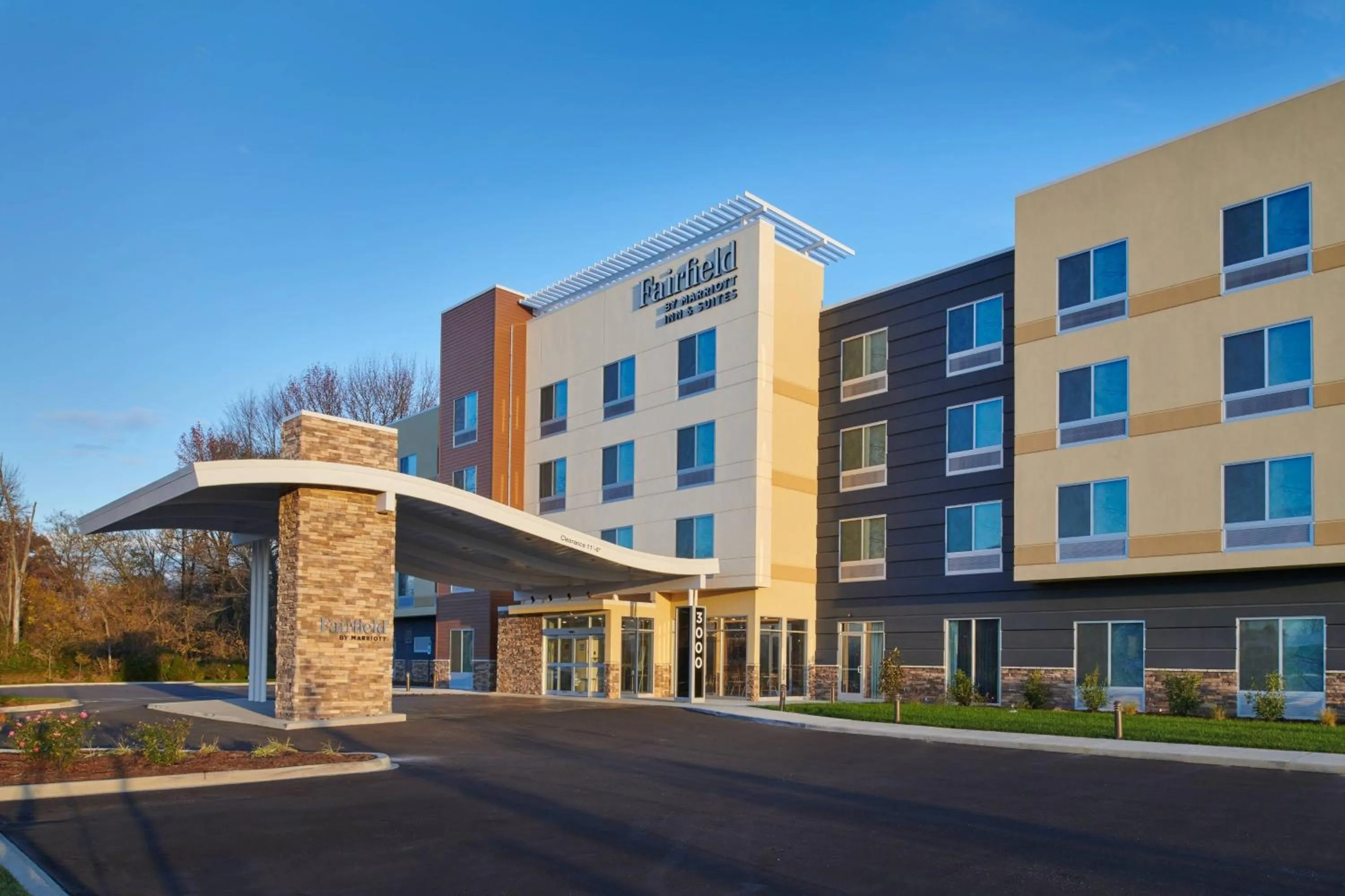 Property building in Fairfield Inn & Suites by Marriott Louisville Jeffersonville