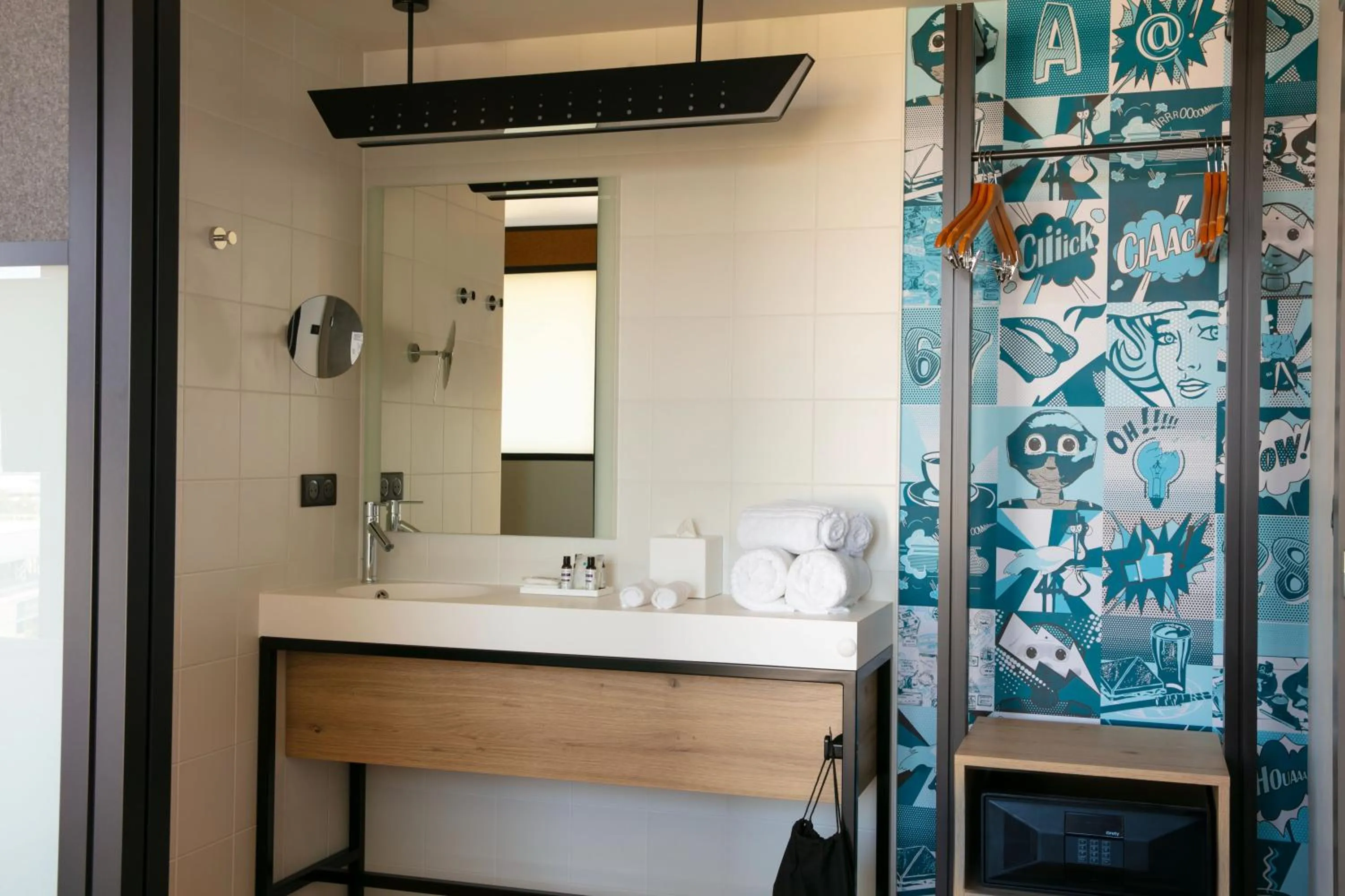 Bathroom in Aloft Strasbourg City Centre