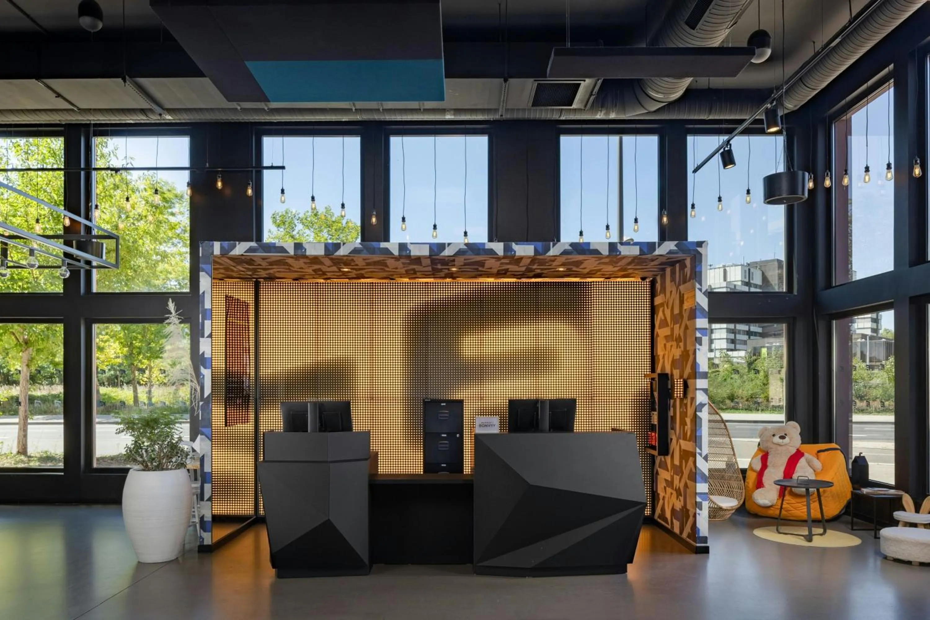 Lobby or reception in Aloft Strasbourg City Centre