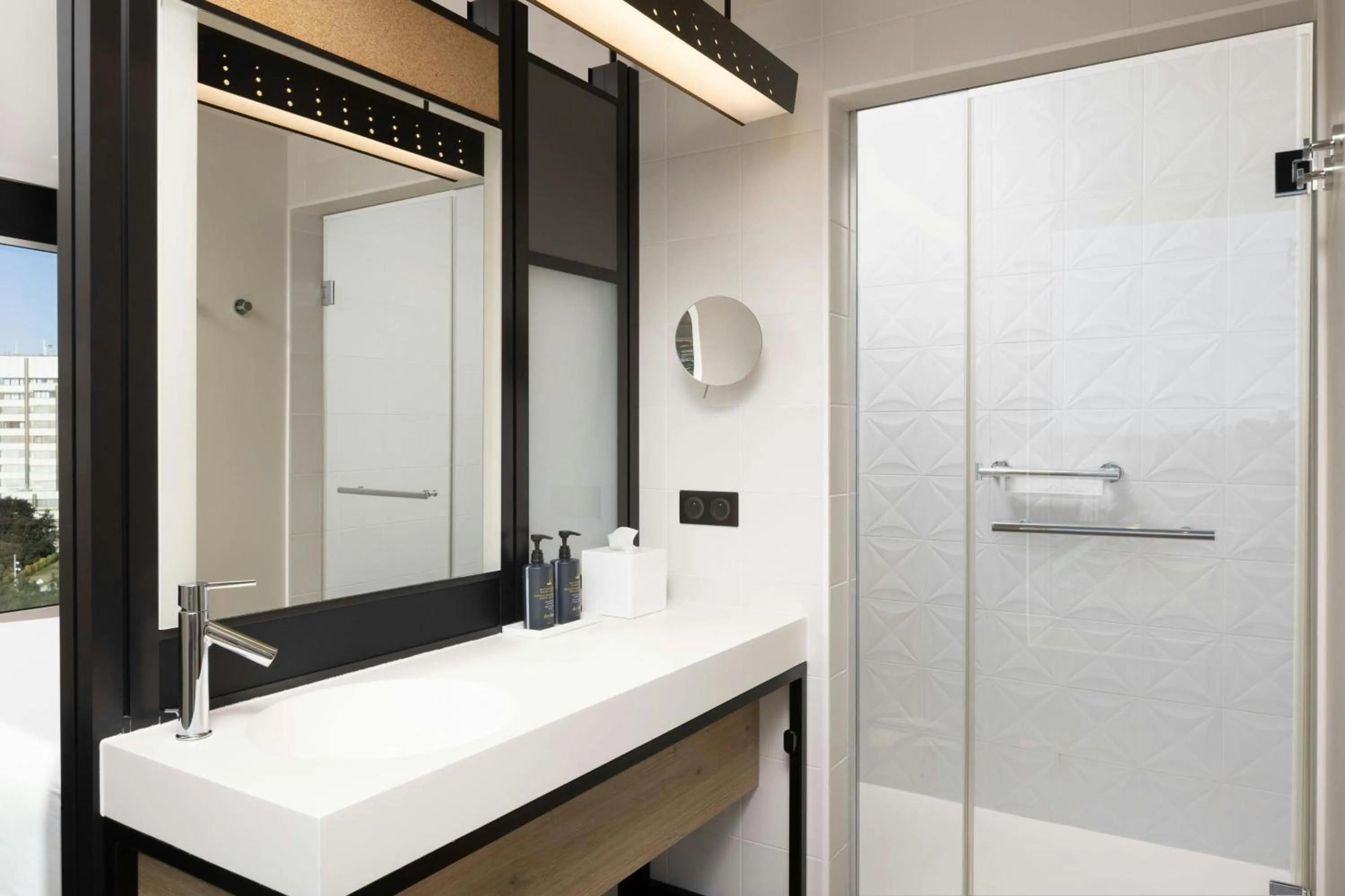 Bathroom in Aloft Strasbourg City Centre