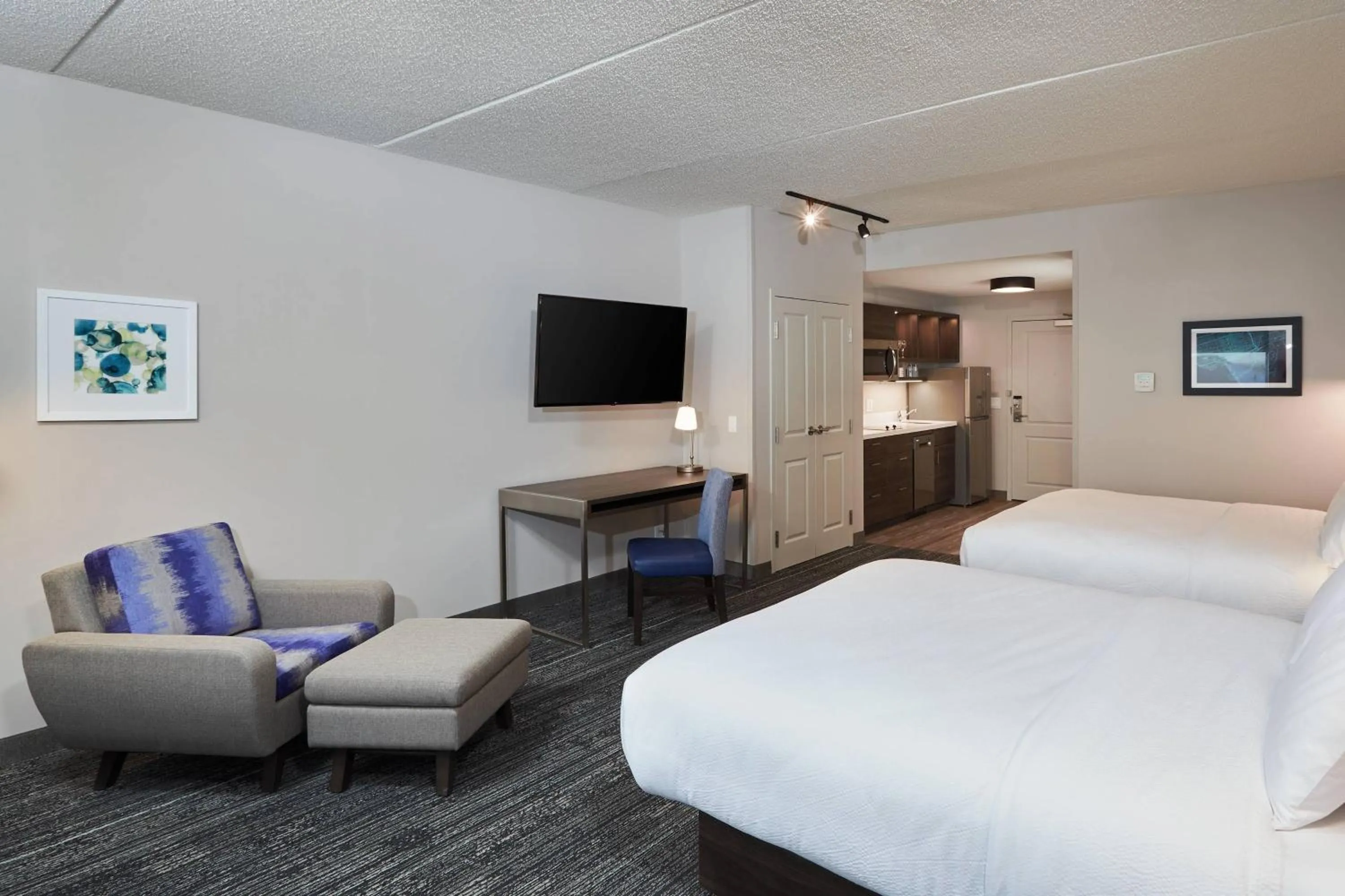 Bedroom, Bed in TownePlace Suites by Marriott Hamilton