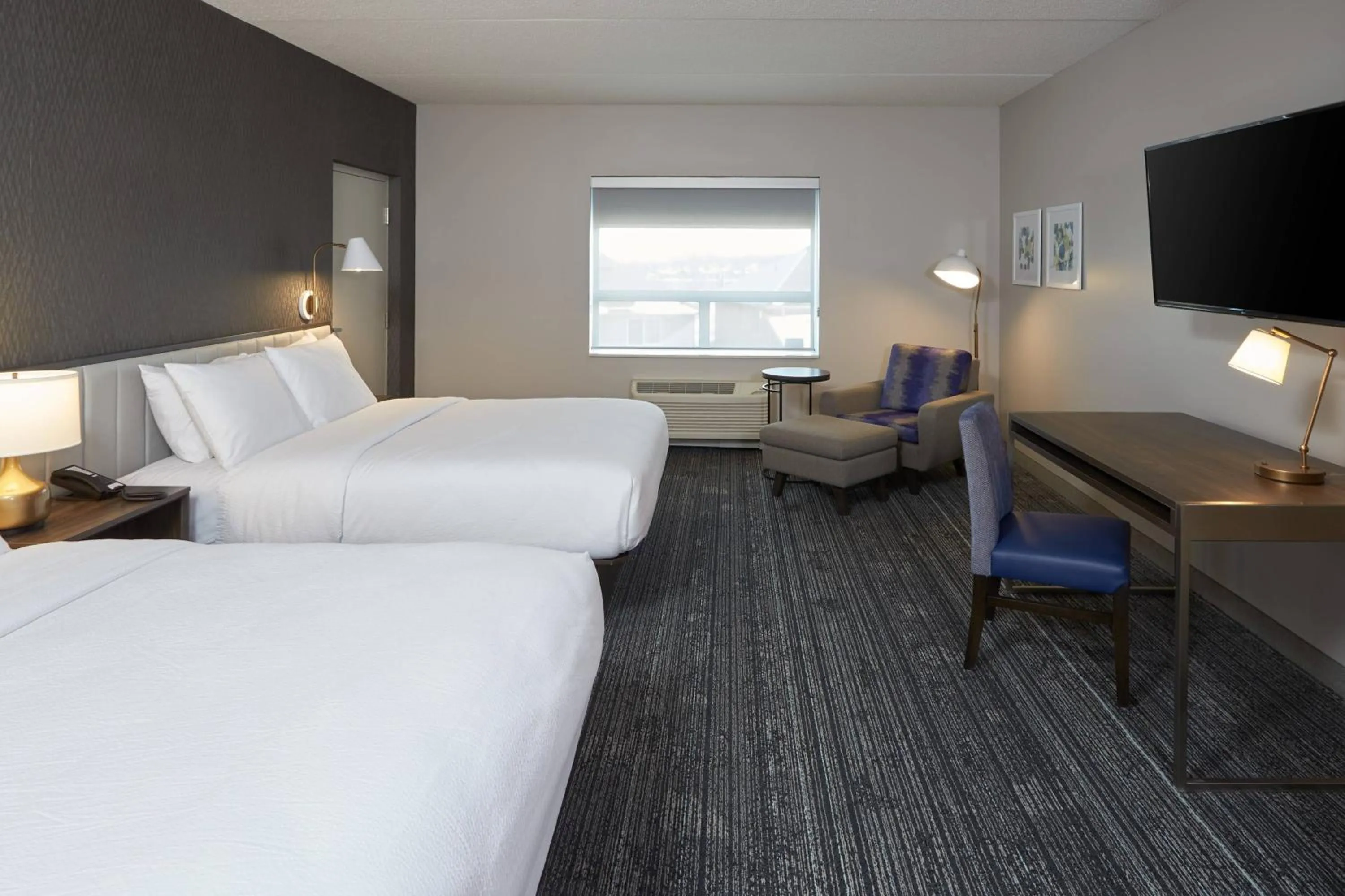 Bedroom, Bed in TownePlace Suites by Marriott Hamilton