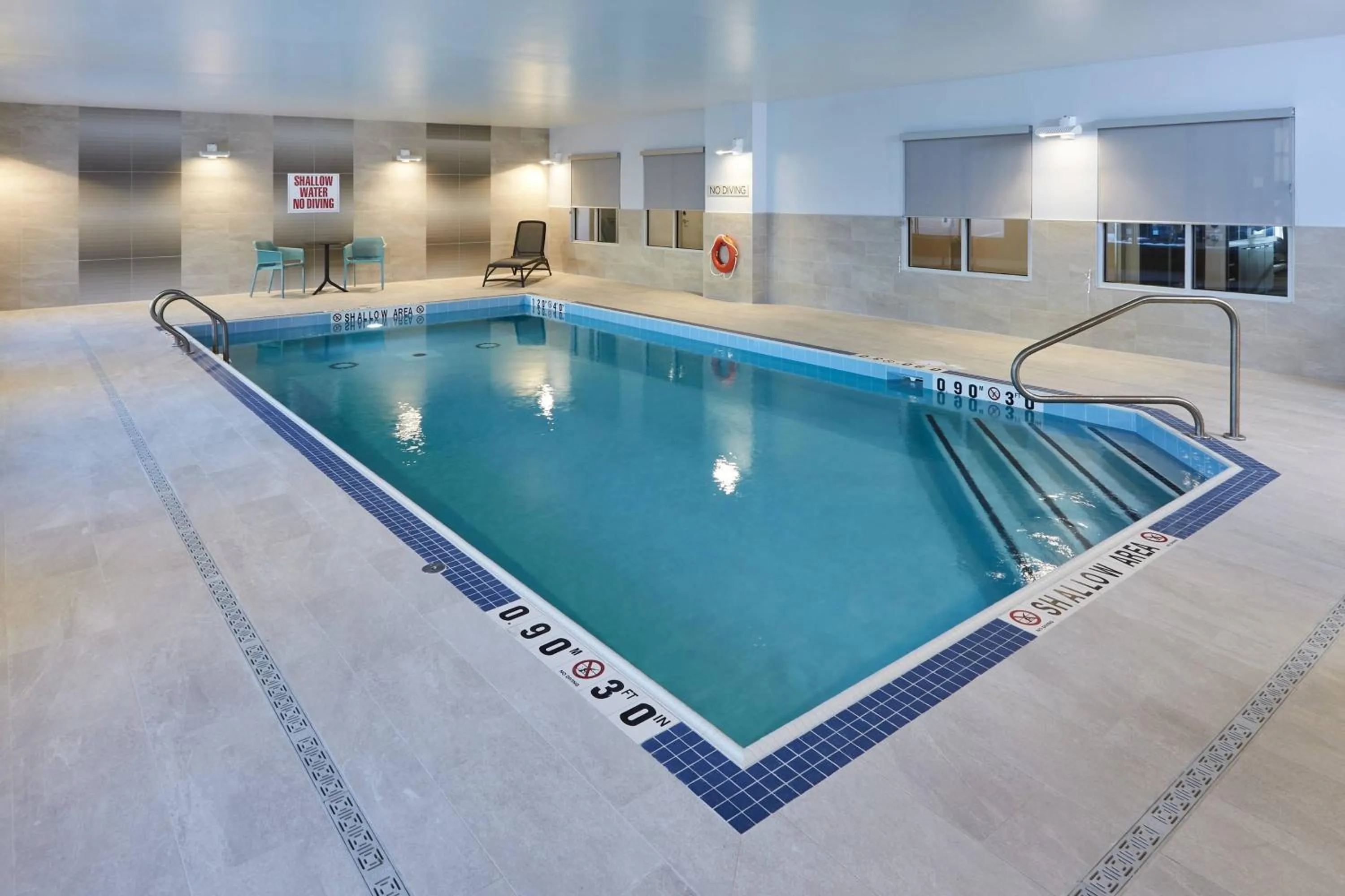 Swimming pool in TownePlace Suites by Marriott Hamilton