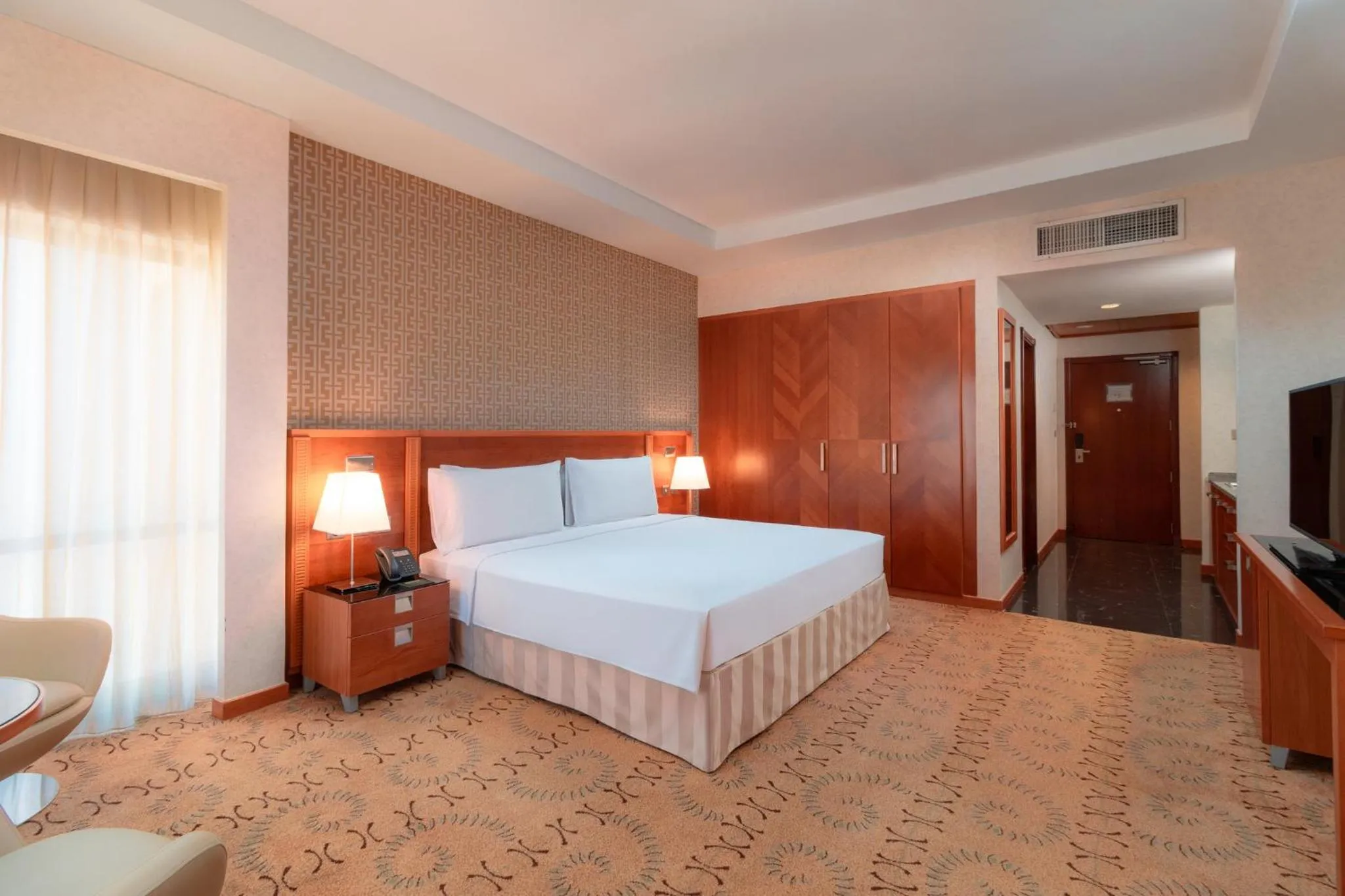 Photo of the whole room, Bed in Holiday Inn - Suites Kuwait Salmiya by IHG