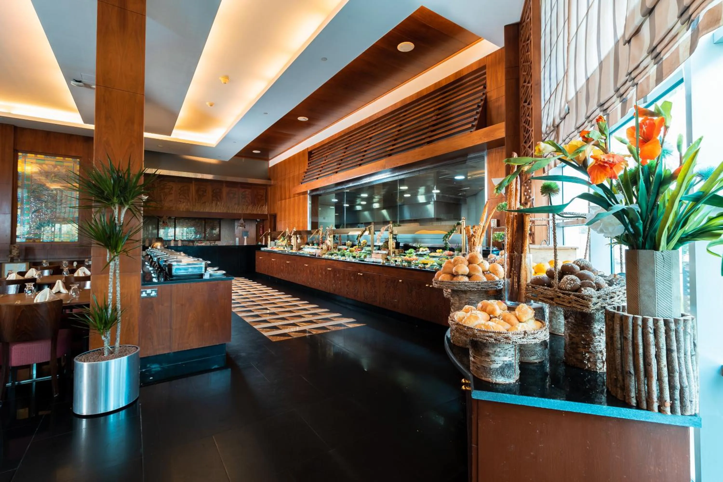 Restaurant/places to eat in Holiday Inn - Suites Kuwait Salmiya by IHG