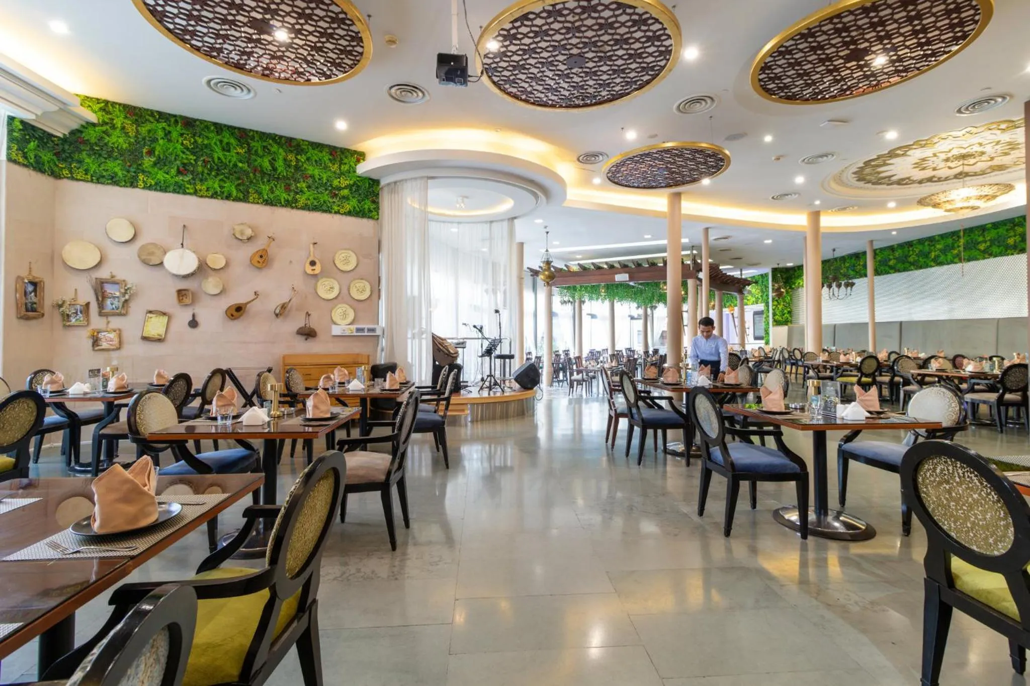Restaurant/places to eat in Holiday Inn - Suites Kuwait Salmiya by IHG