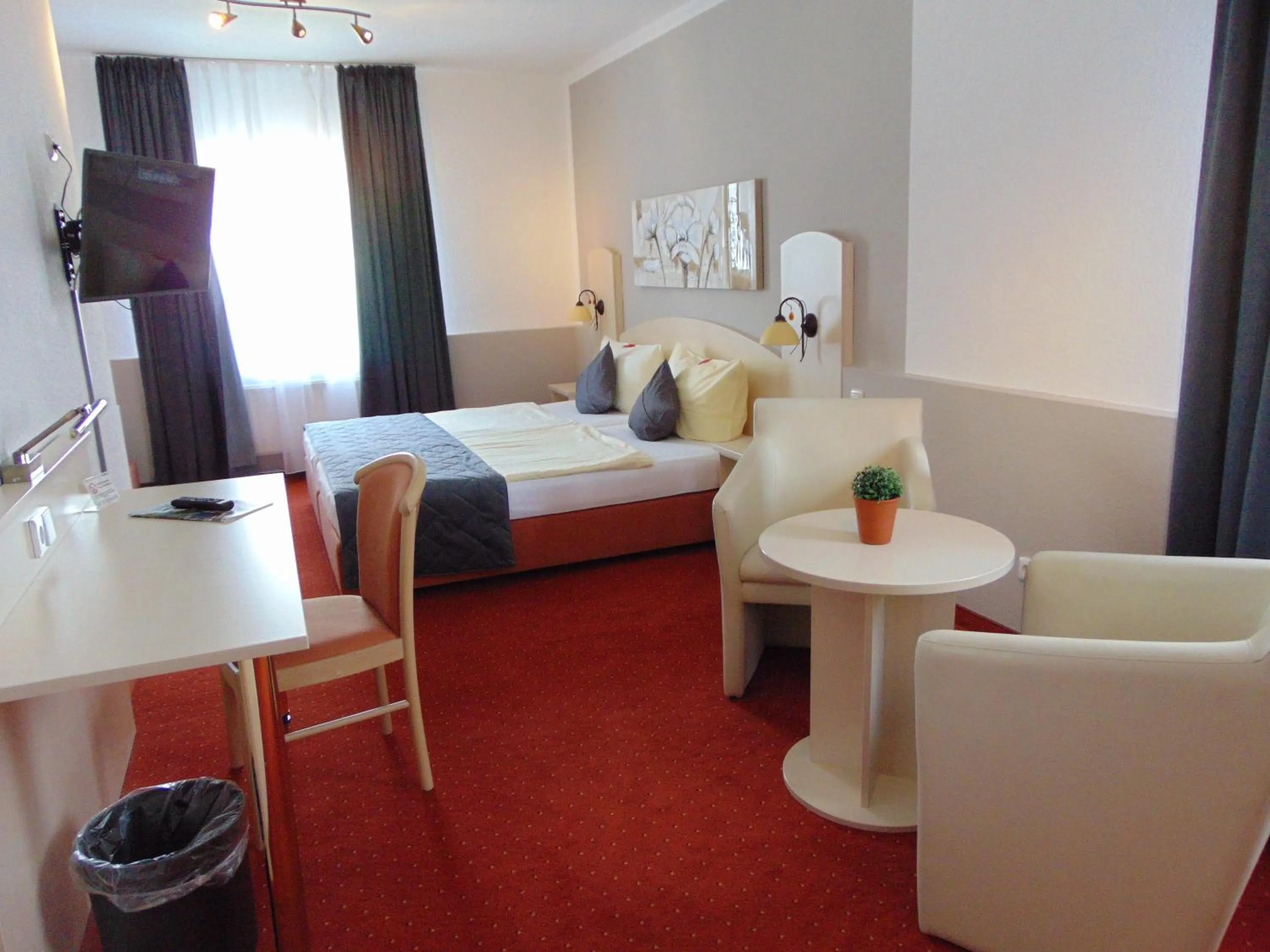 Photo of the whole room, Bed in Hotel Restaurant Molitor