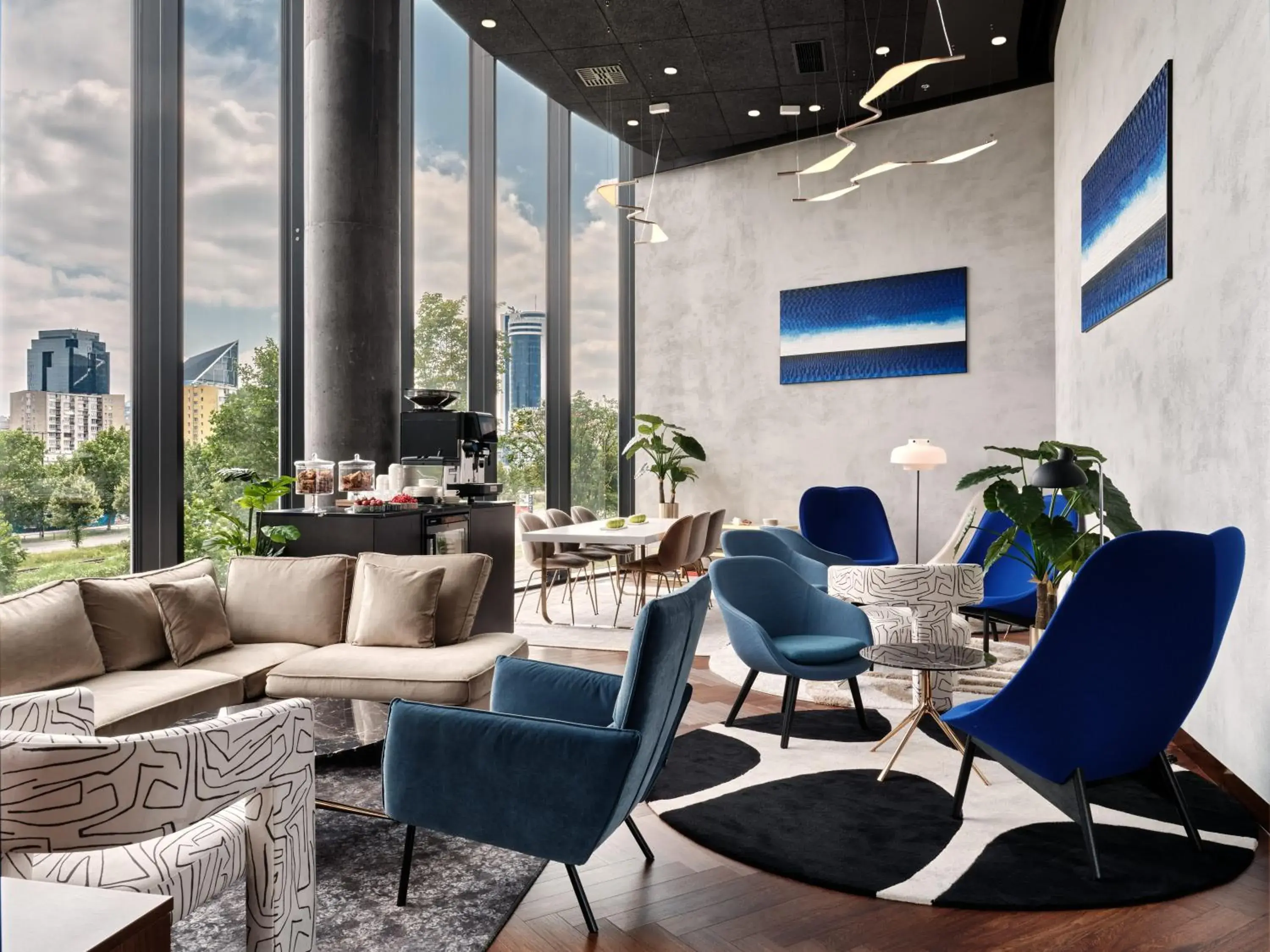 Lounge or bar in Crowne Plaza - Warsaw - The HUB by IHG Lounge or bar in Crowne Plaza - Warsaw - The HUB by IHG