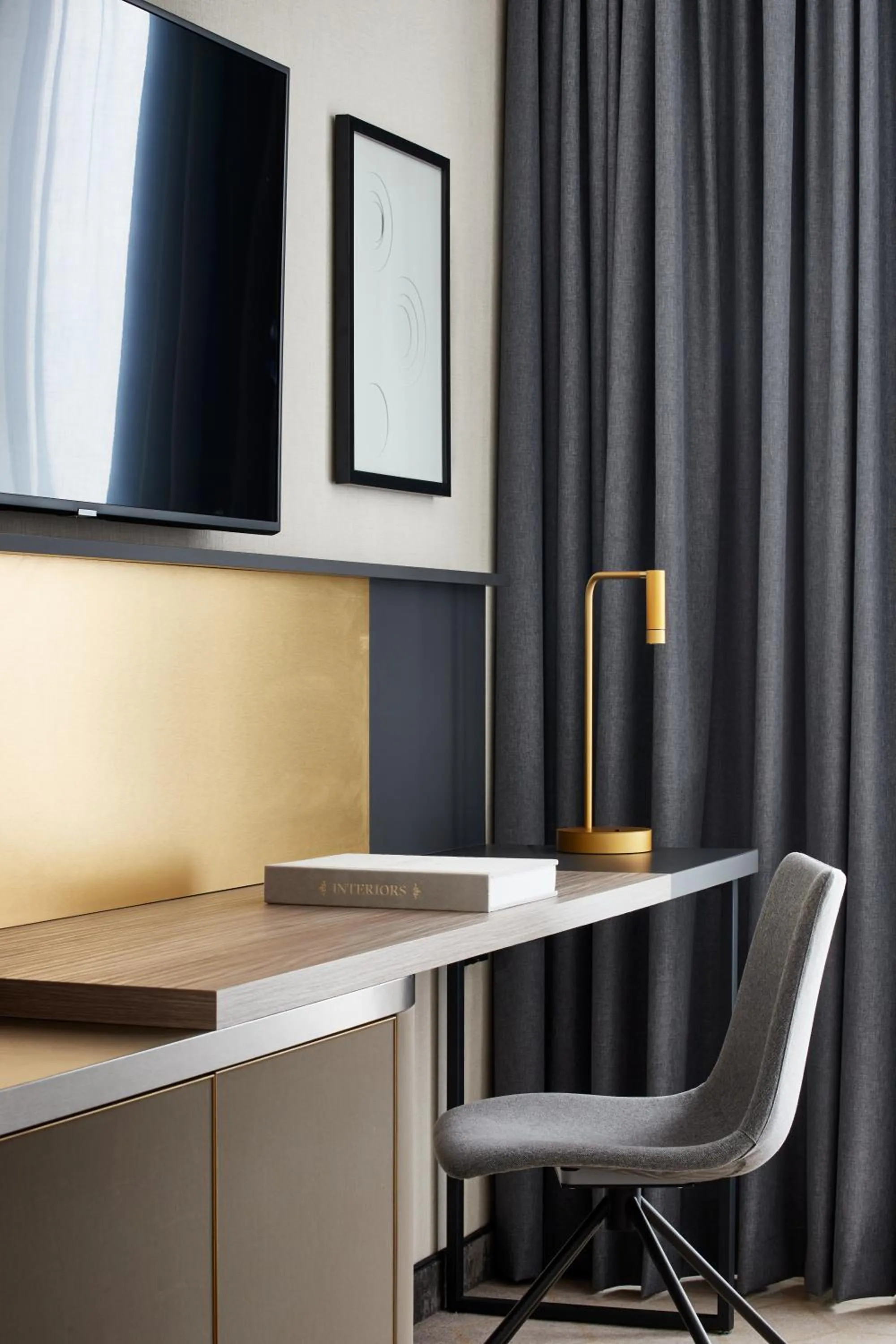 TV and multimedia in Crowne Plaza - Warsaw - The HUB by IHG