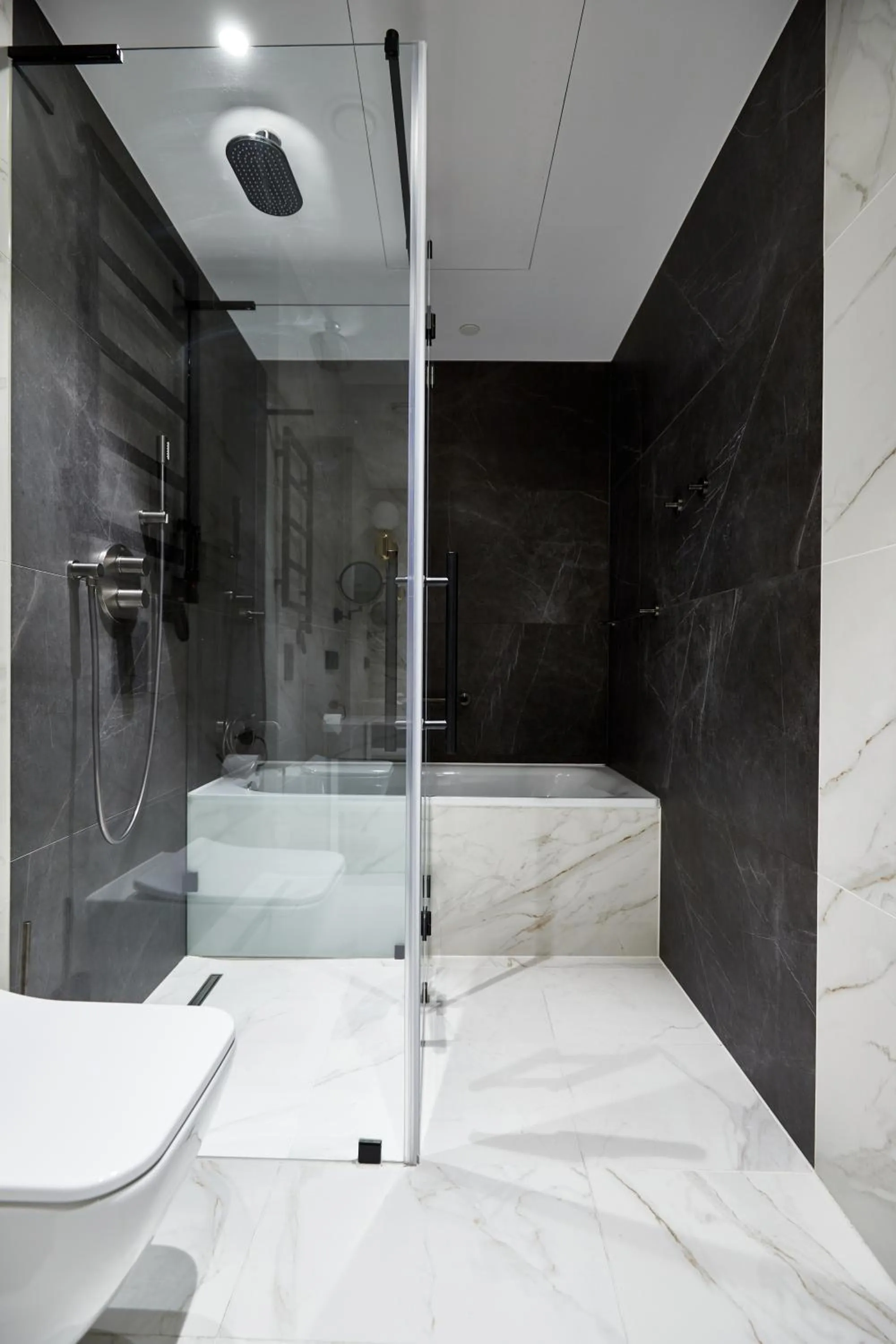 Bathroom in Crowne Plaza - Warsaw - The HUB by IHG