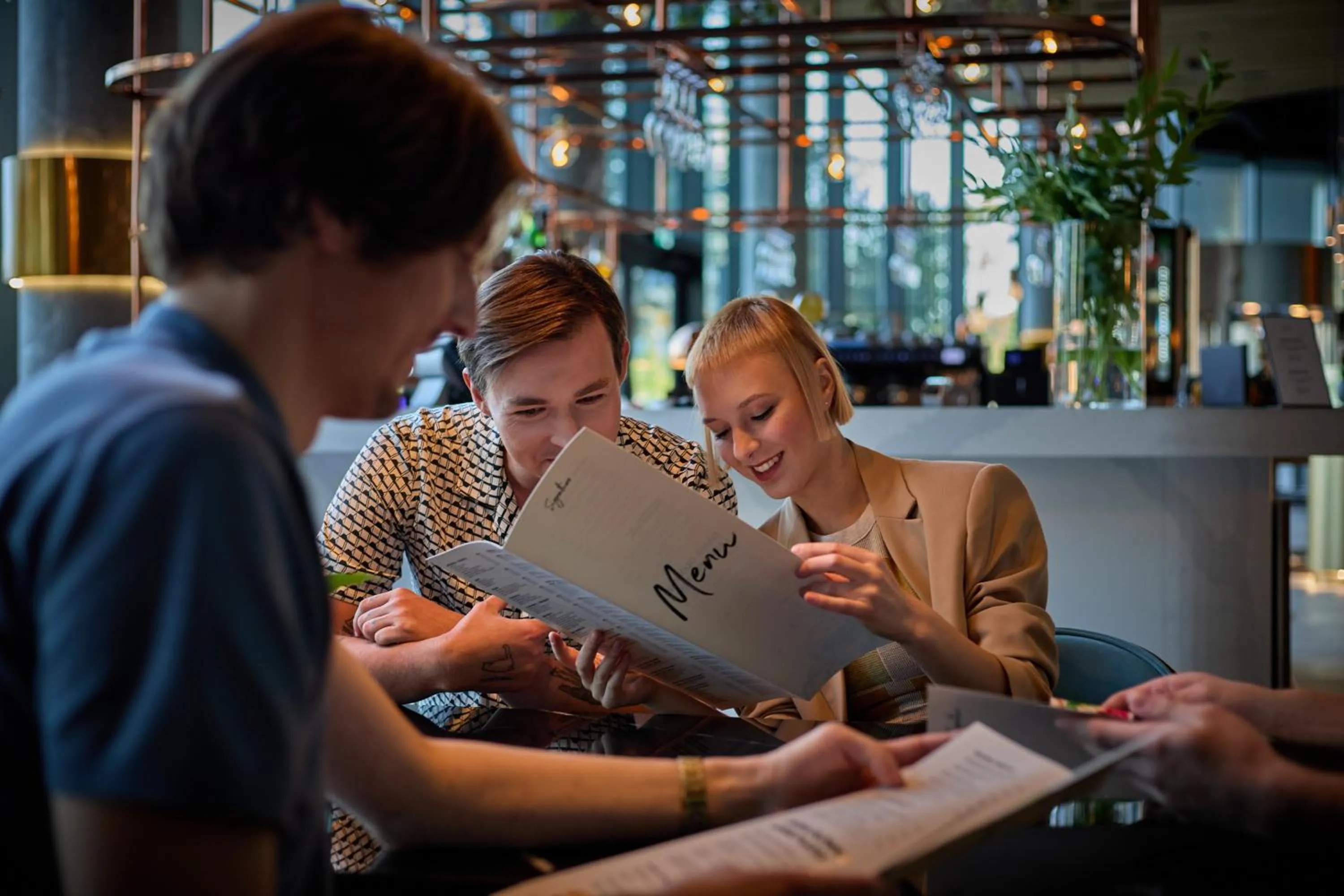 Lounge or bar in Crowne Plaza - Warsaw - The HUB by IHG