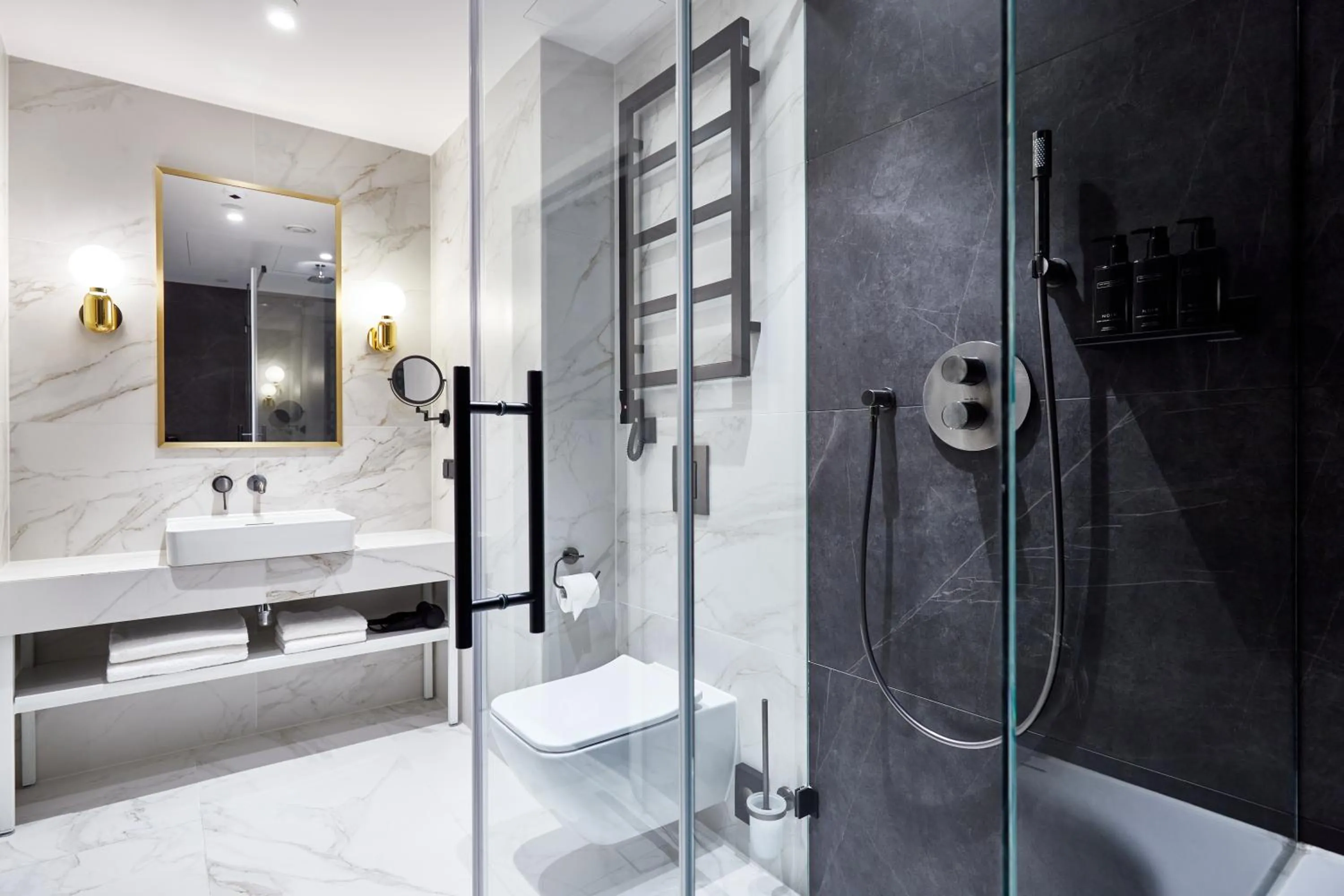 Bathroom in Crowne Plaza - Warsaw - The HUB by IHG