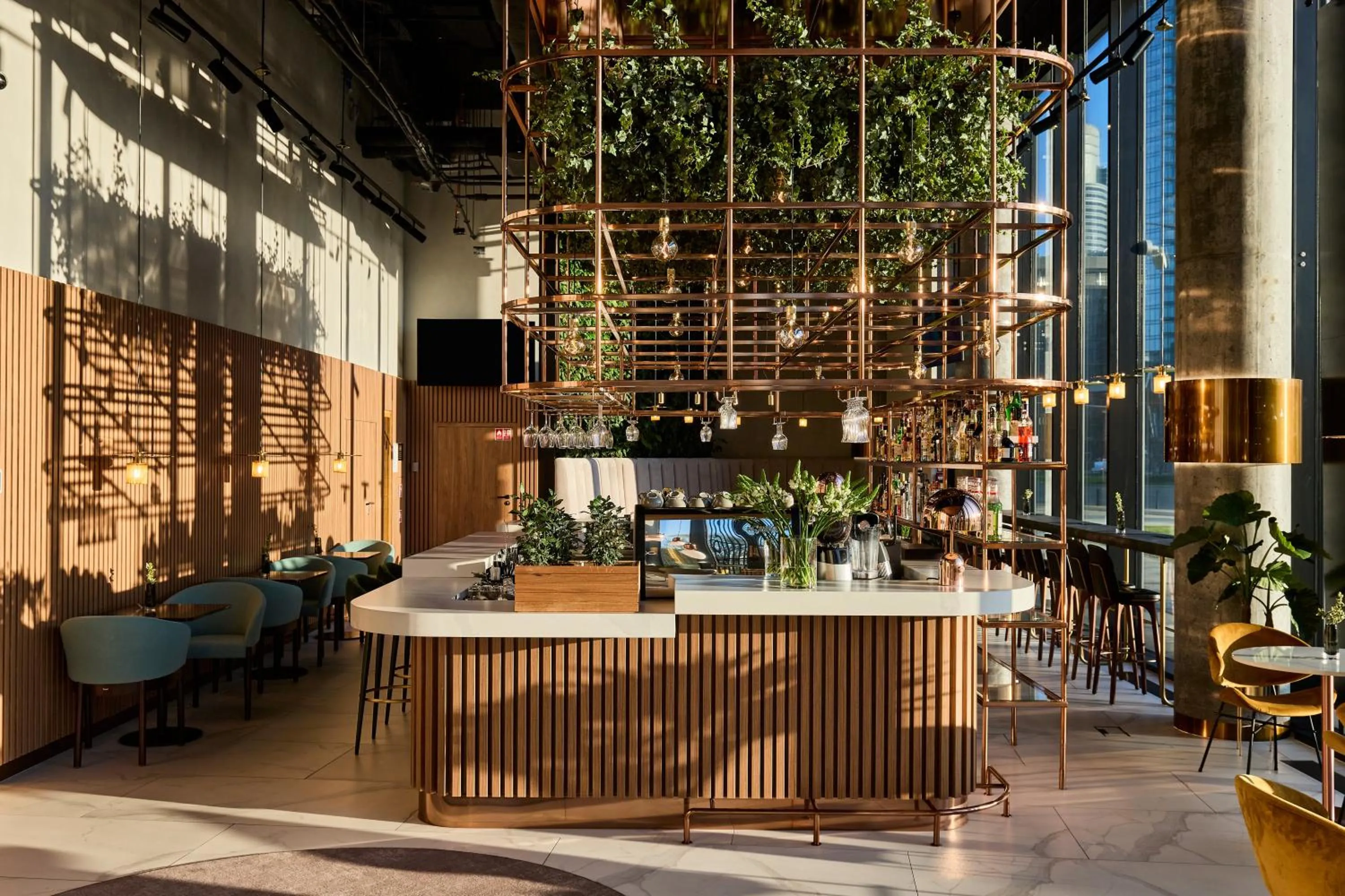 Lounge or bar in Crowne Plaza - Warsaw - The HUB by IHG