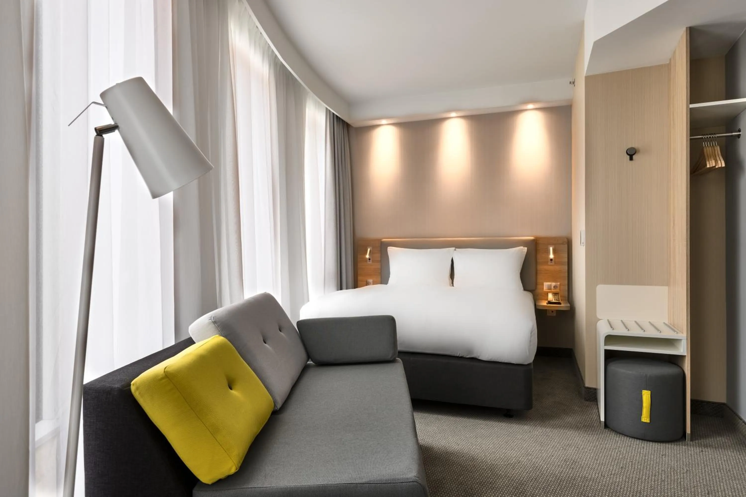Photo of the whole room in Holiday Inn Express - Warsaw - The HUB by IHG