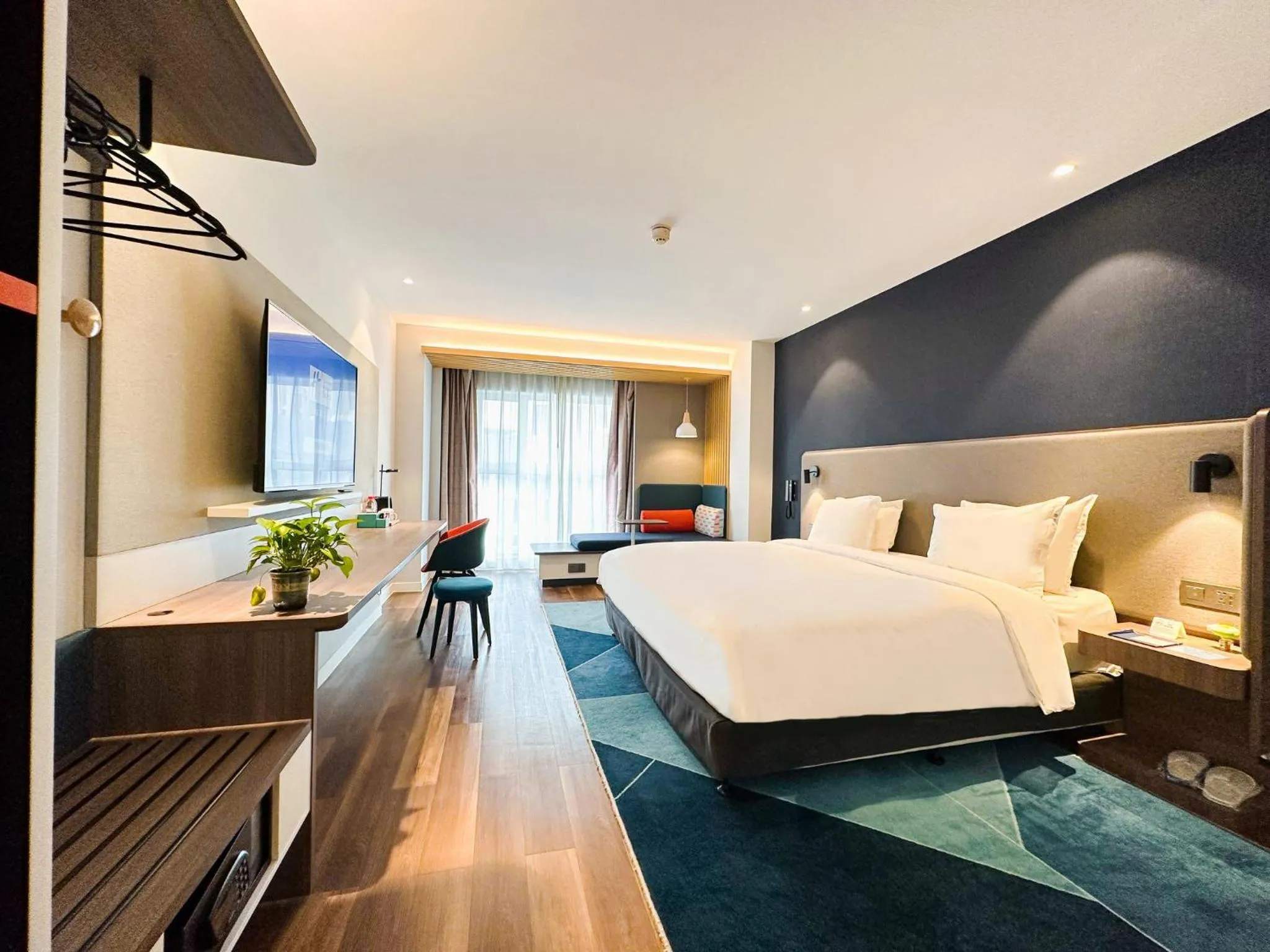 Photo of the whole room, Bed in Holiday Inn Express Tianjin Airport East by IHG