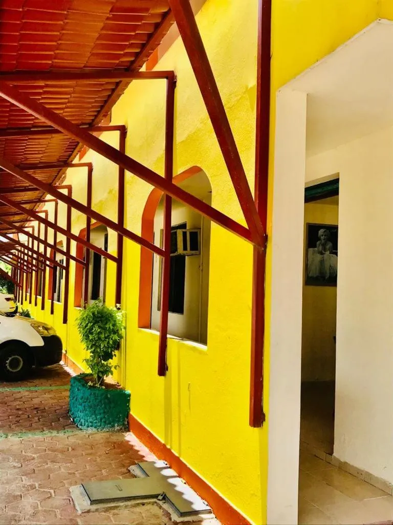 Hotel Sociedad y Maristas