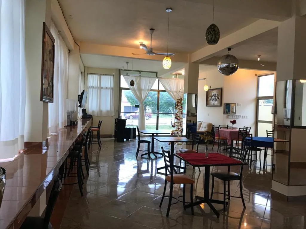Restaurant/places to eat in Hotel Sociedad y Maristas