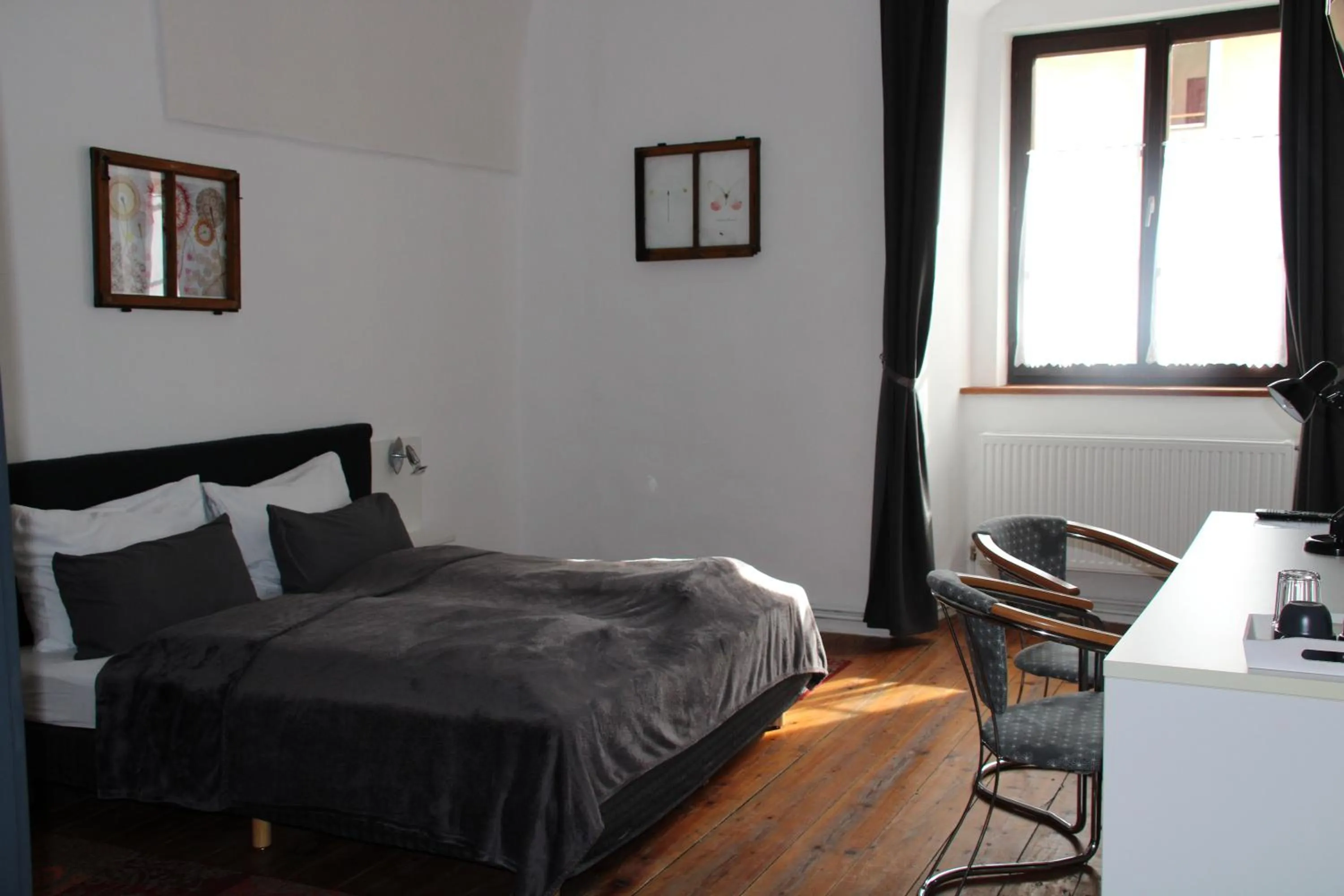 Bed in Hotel im Stift Neuberg