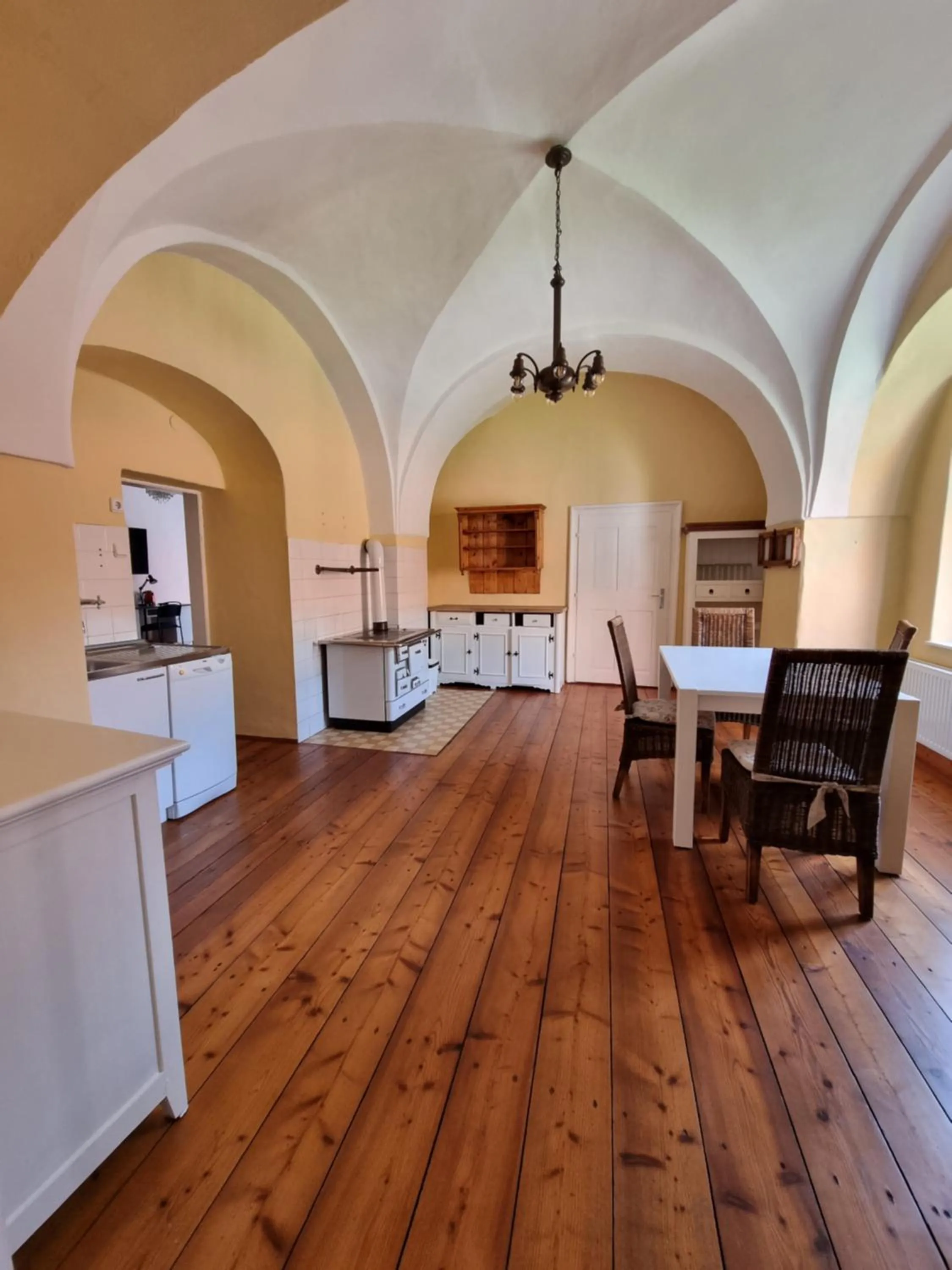 Kitchen or kitchenette in Hotel im Stift Neuberg