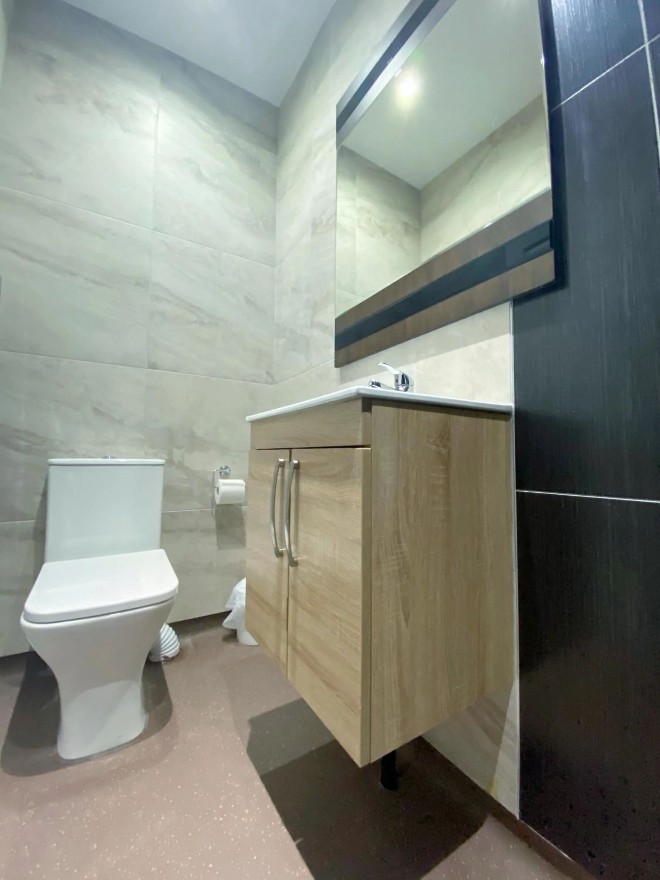 Bathroom in Chelsea Suite Sasco Apartments