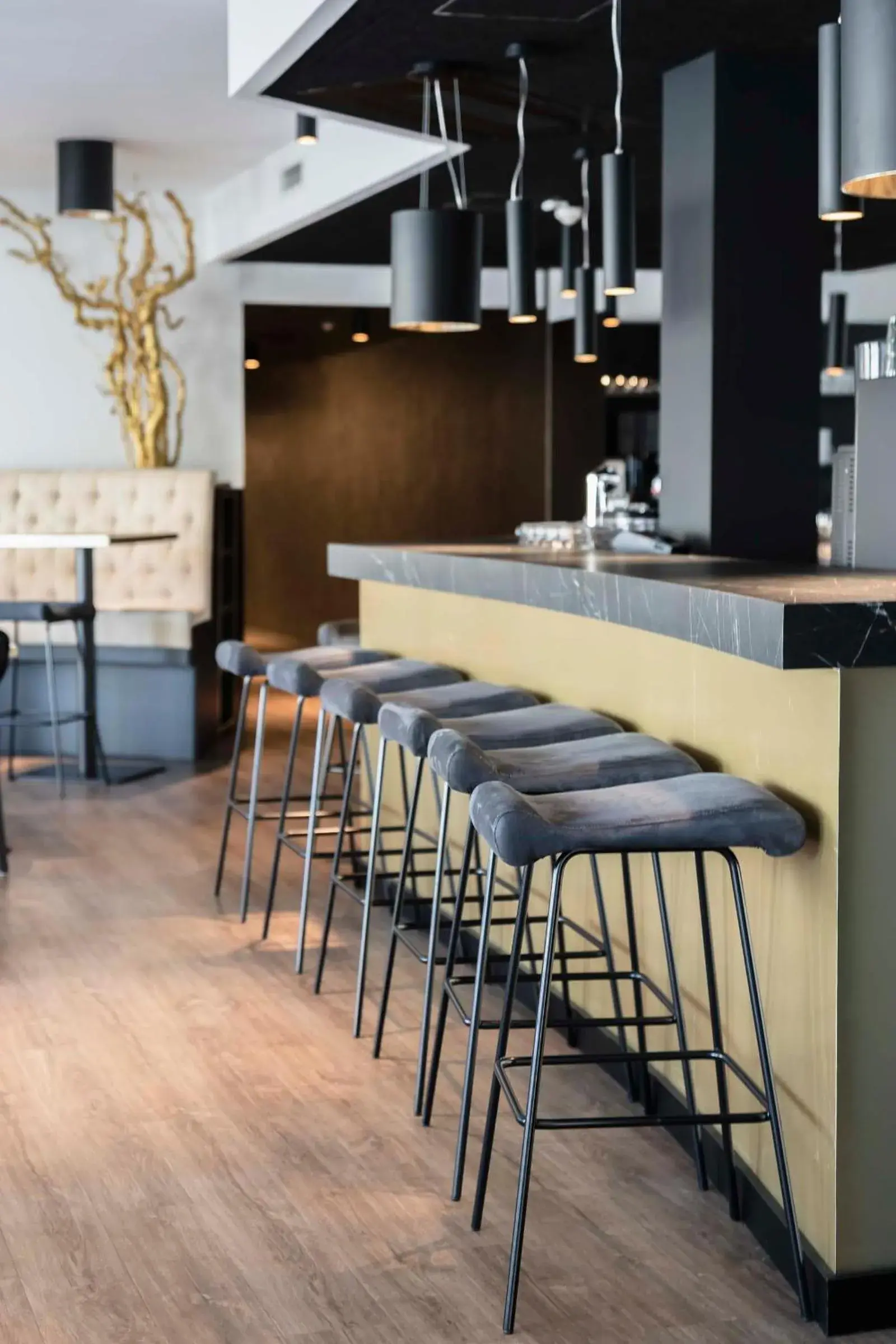 Lounge or bar in Abasto Hotel München Feldmoching Lounge or bar in Abasto Hotel München Feldmoching