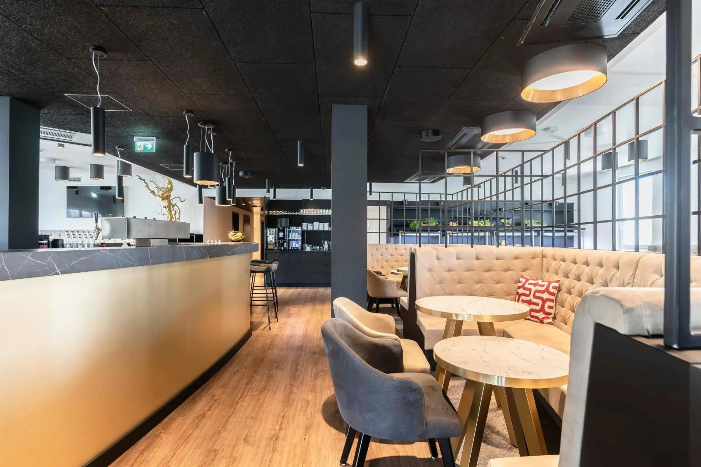 Lounge or bar in Abasto Hotel München Feldmoching Lounge or bar in Abasto Hotel München Feldmoching