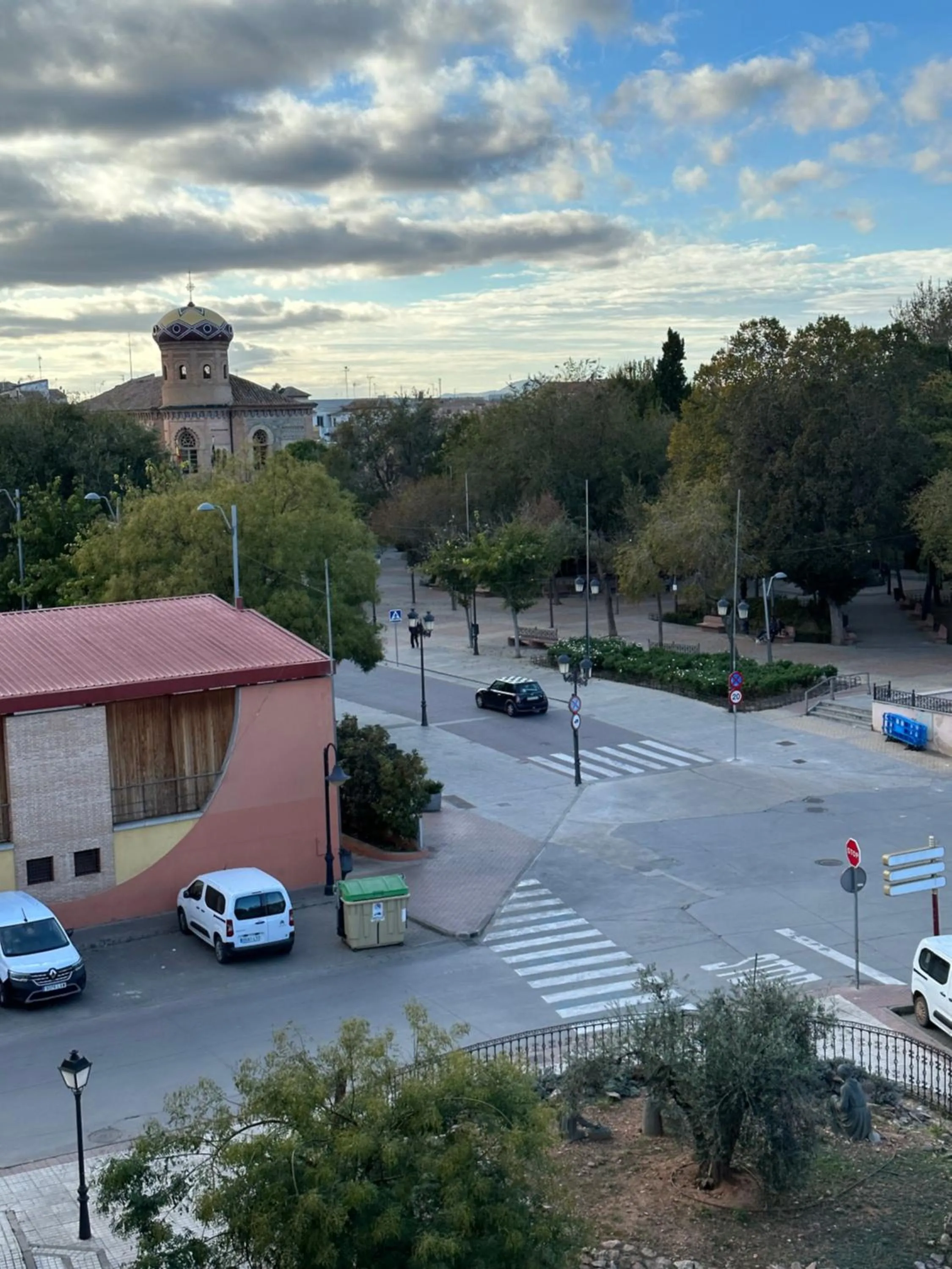 Hostal agripino y Restaurante asiático