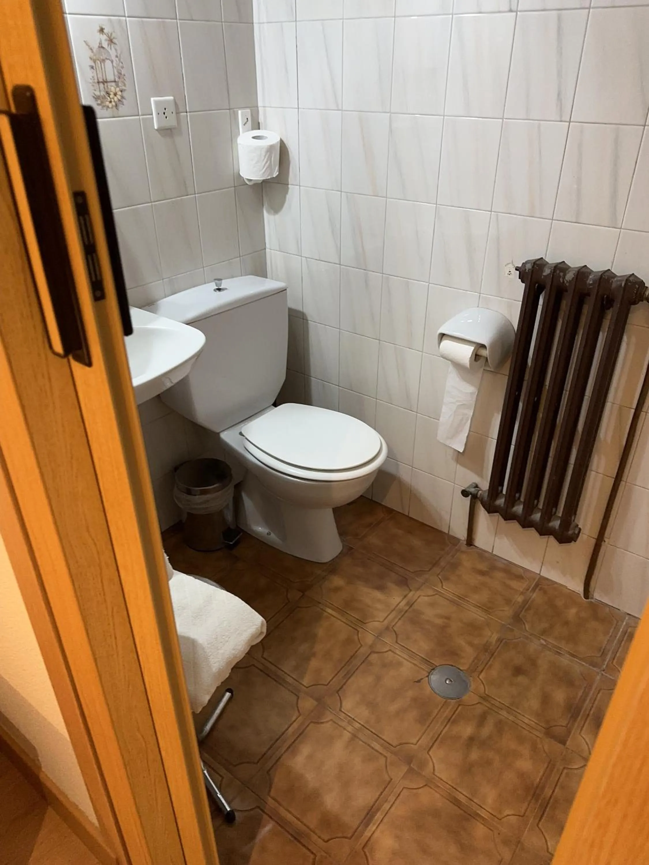 Hostal agripino y Restaurante asiático