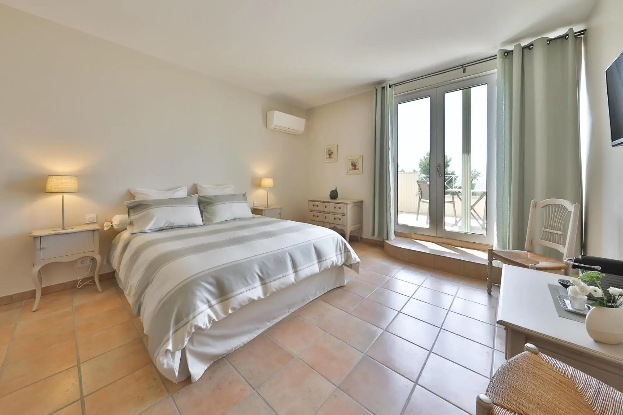 Double Room with Terrace in Quintessence Provence