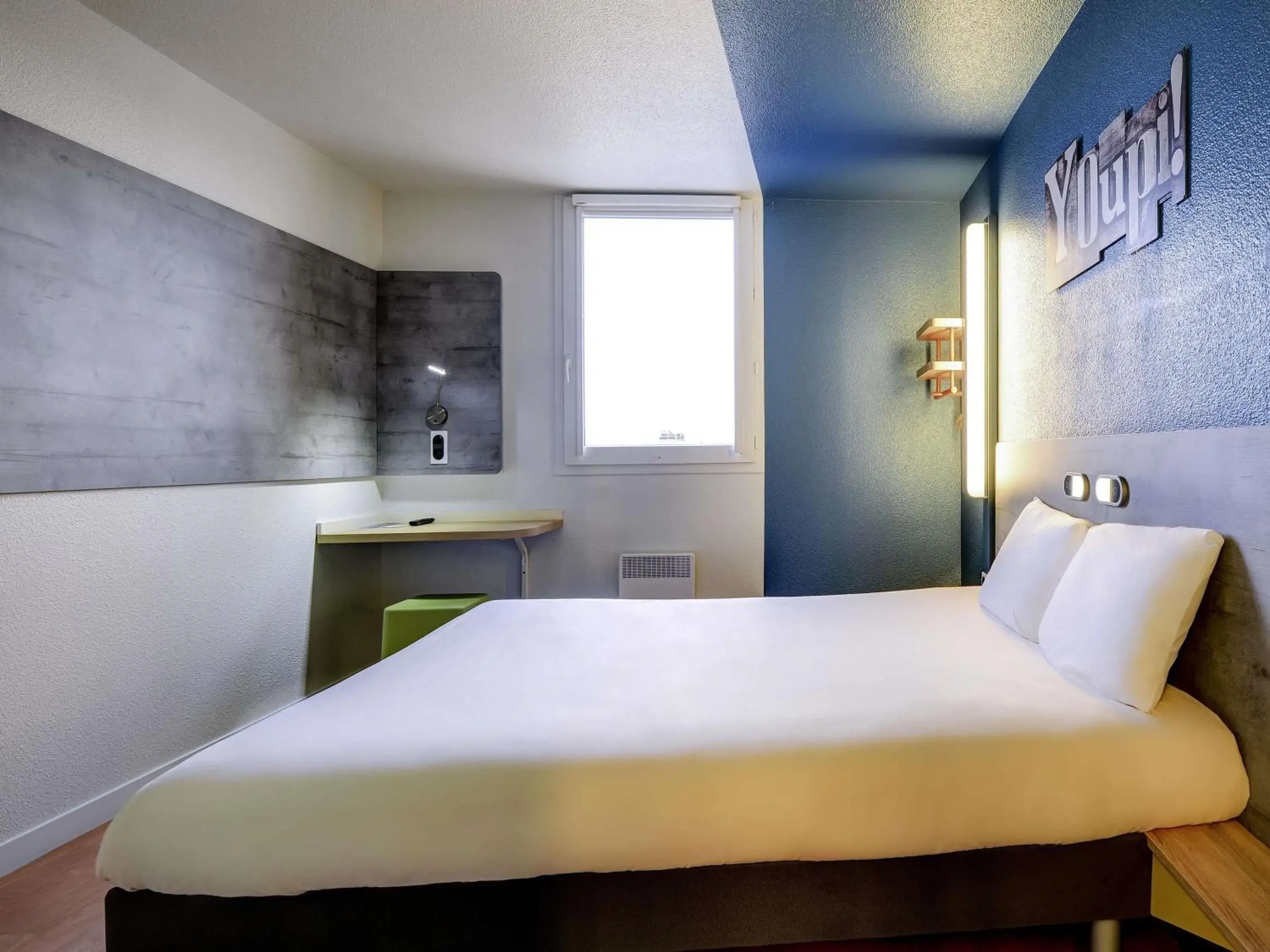 Bedroom, Bed in ibis budget Rueil Malmaison Bedroom, Bed in ibis budget Rueil Malmaison