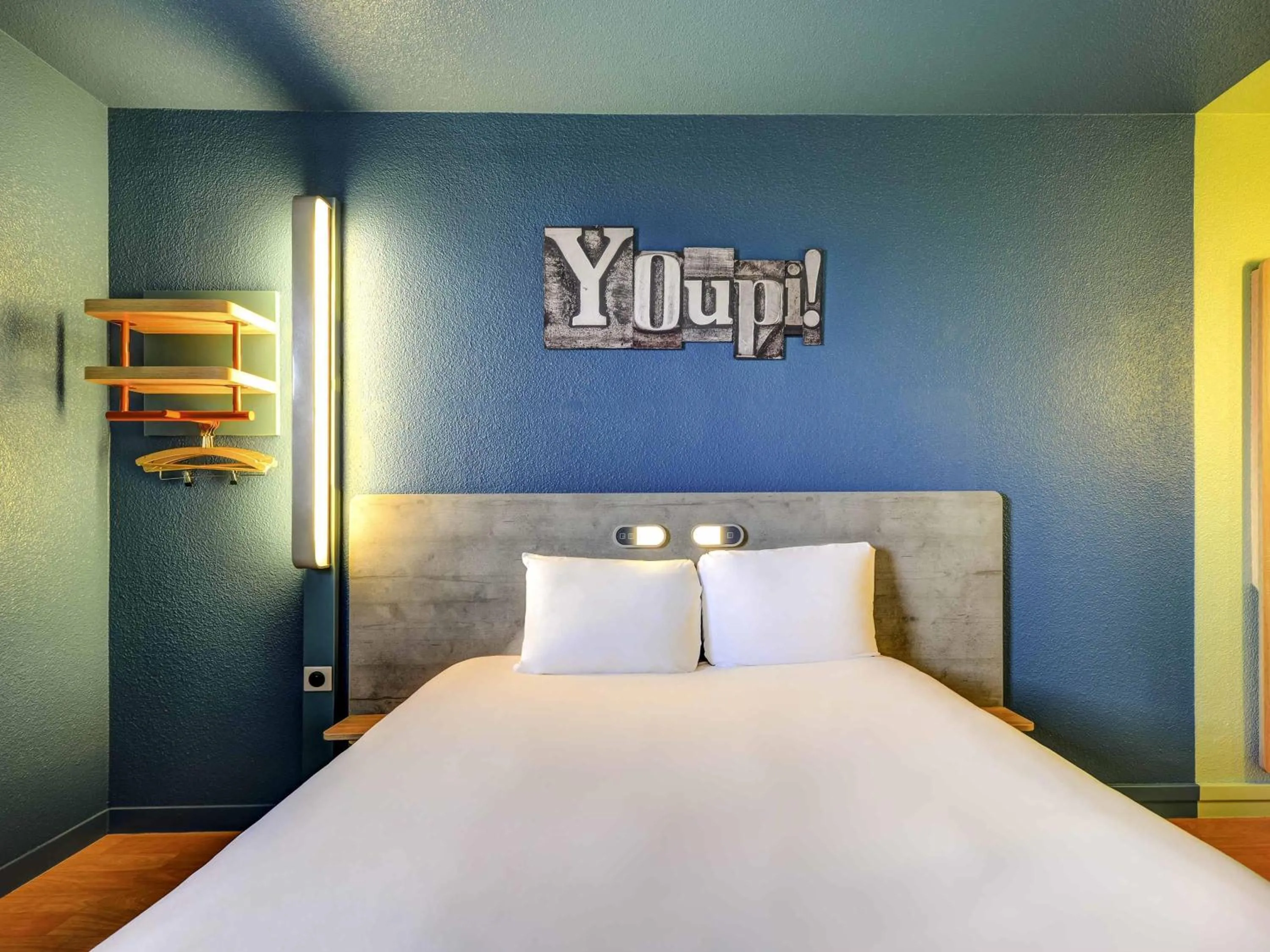 Bedroom, Bed in ibis budget Rueil Malmaison