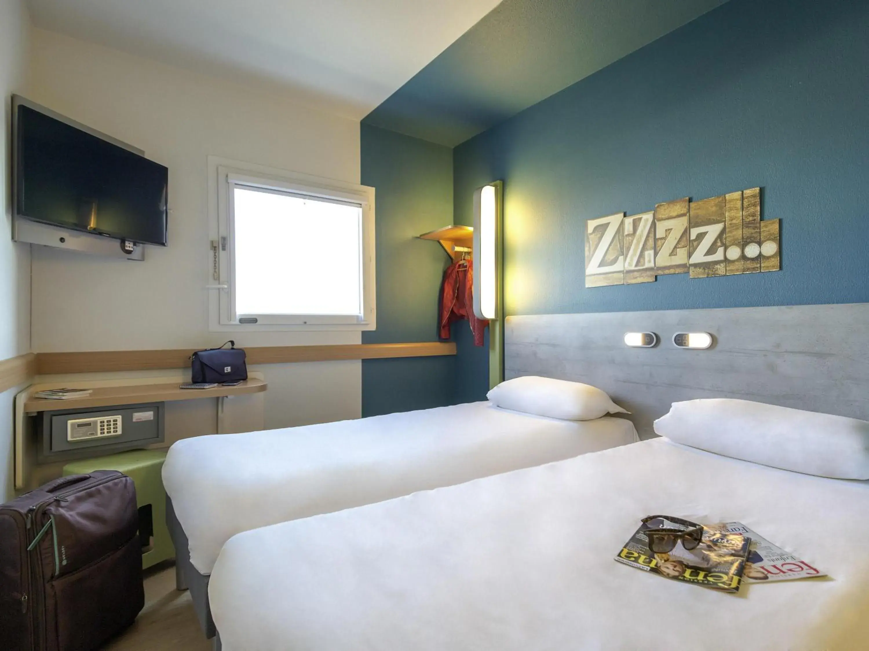 Bedroom, Bed in ibis budget Rueil Malmaison Bedroom, Bed in ibis budget Rueil Malmaison