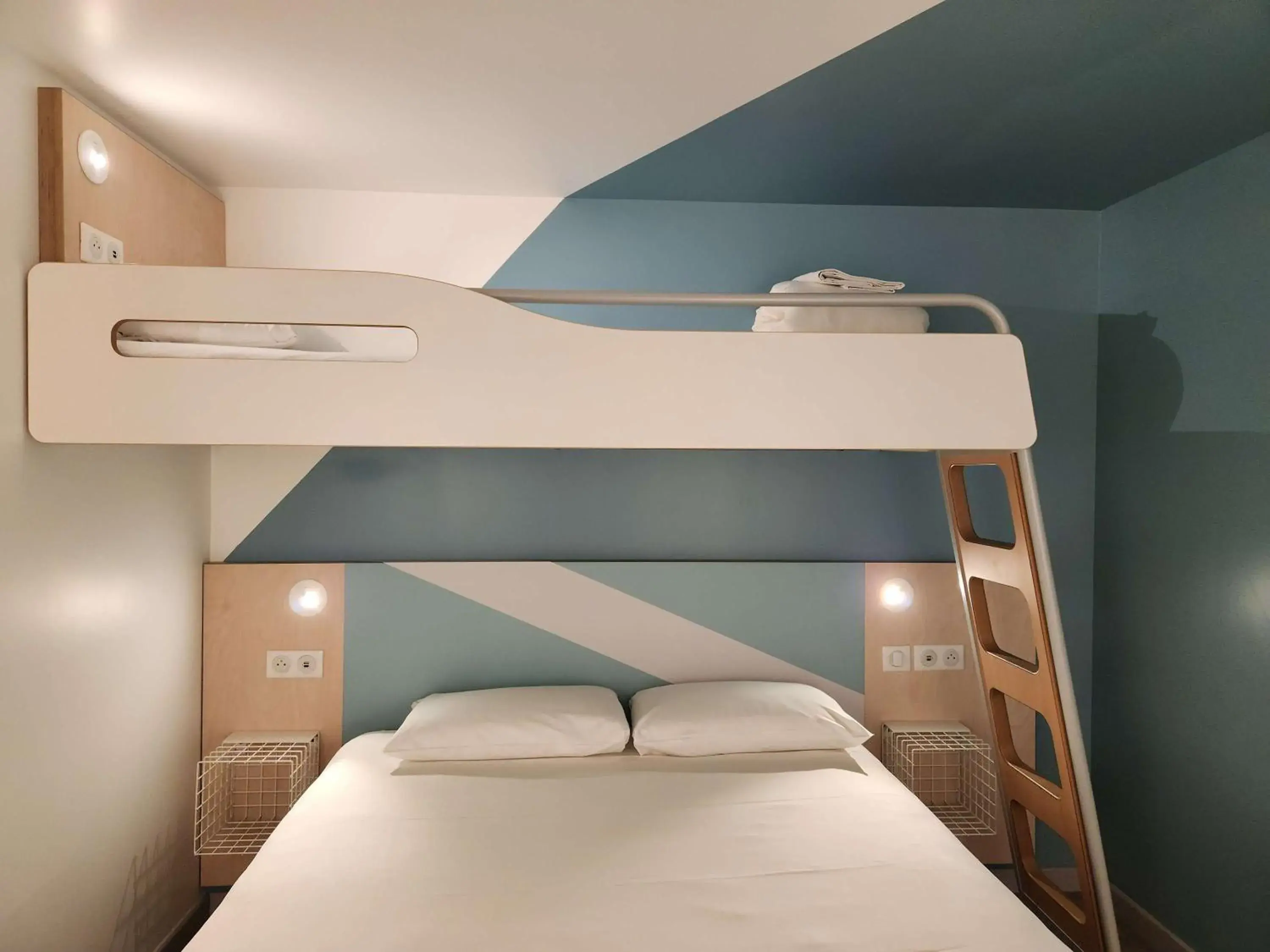 Bedroom, Bunk Bed in ibis budget Chambourcy Saint Germain