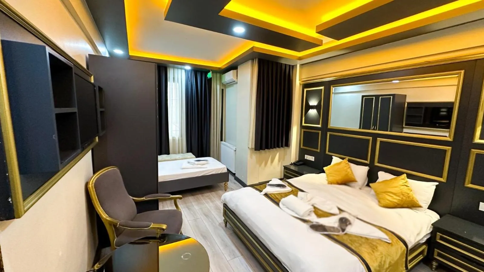 Photo of the whole room, Bed in DNZ TAXIM FERİDİYE HoTEL