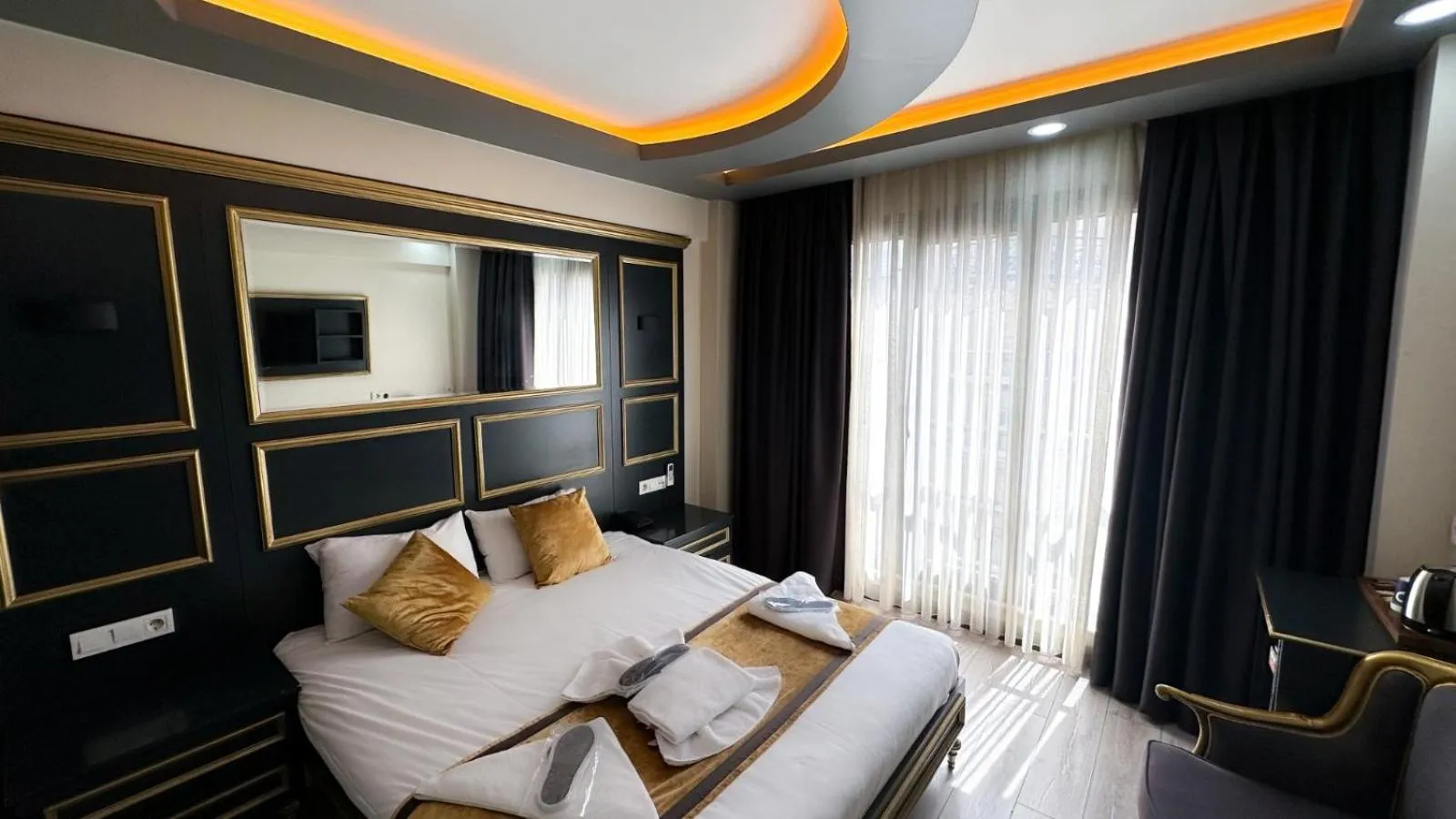 Bed in DNZ TAXIM FERİDİYE HoTEL