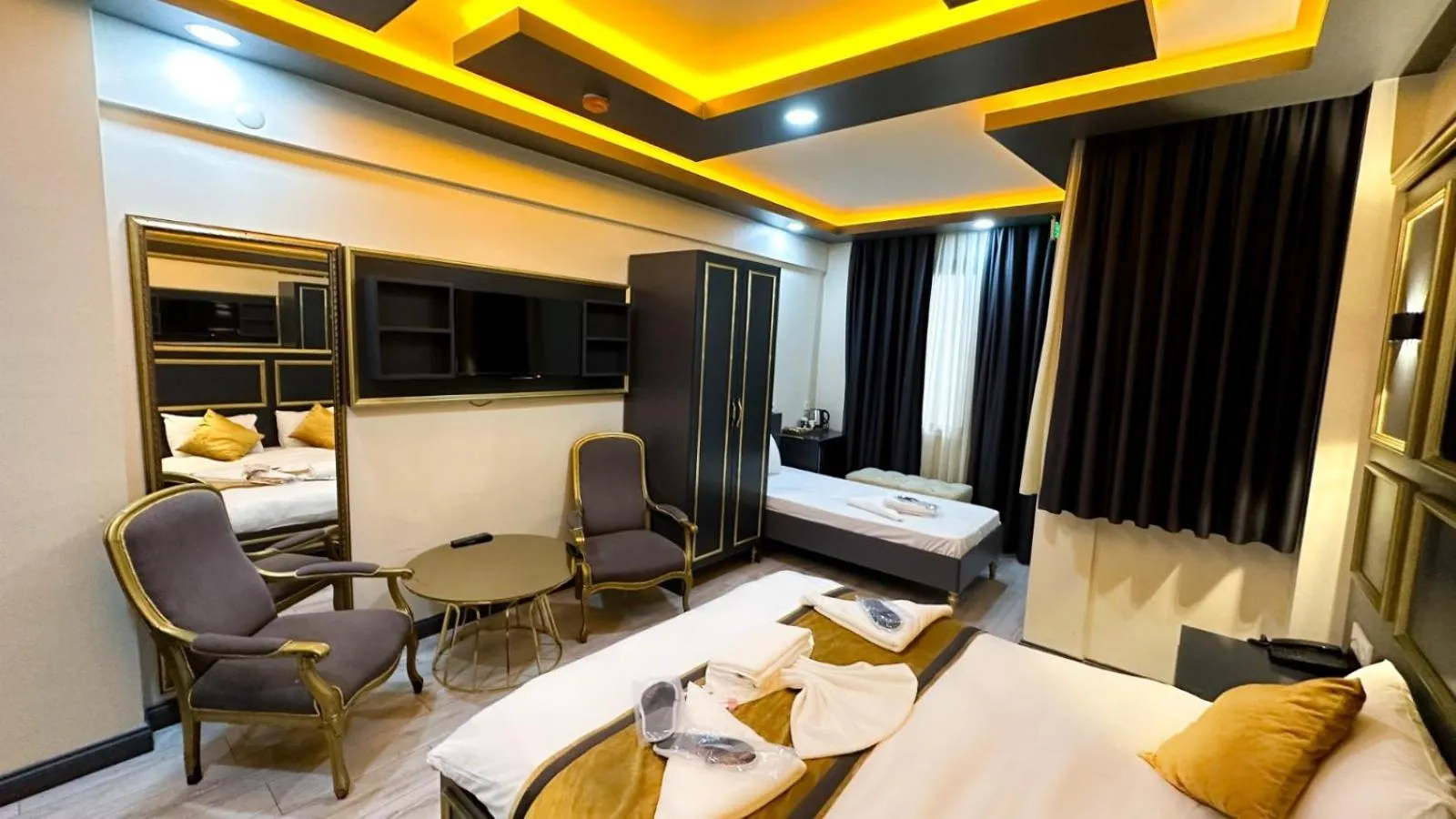 Bed in DNZ TAXIM FERİDİYE HoTEL