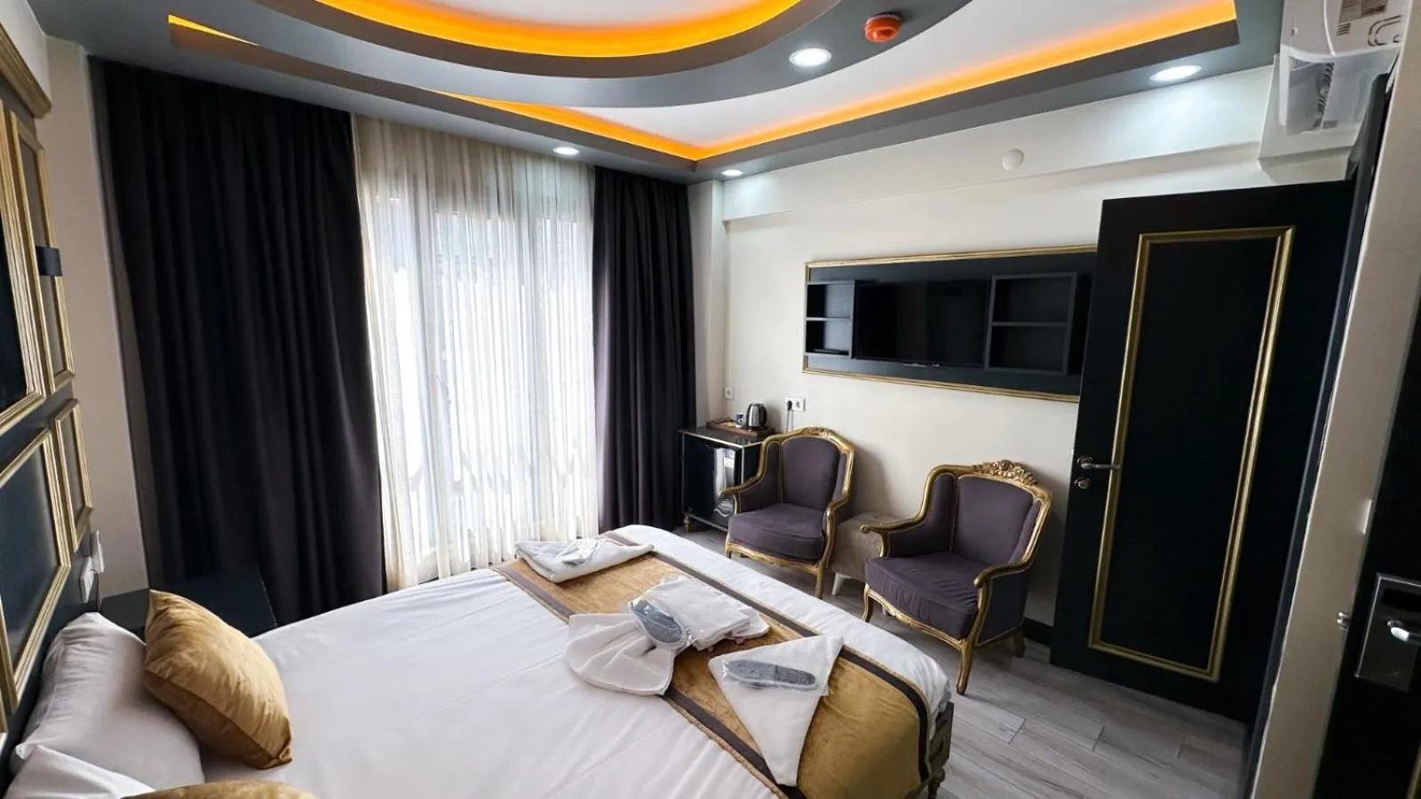 Bed in DNZ TAXIM FERİDİYE HoTEL