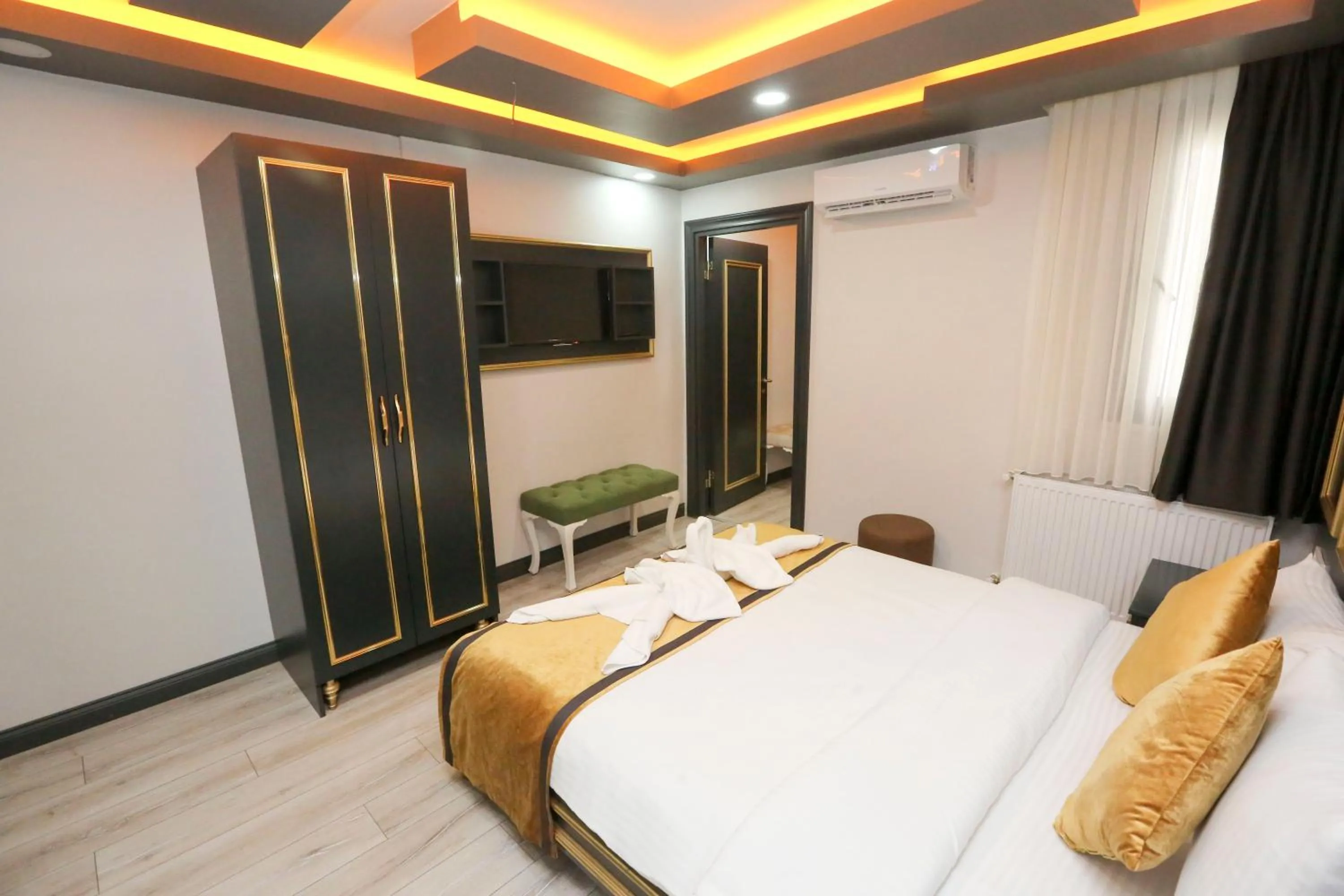 Bed in DNZ TAXIM FERİDİYE HoTEL