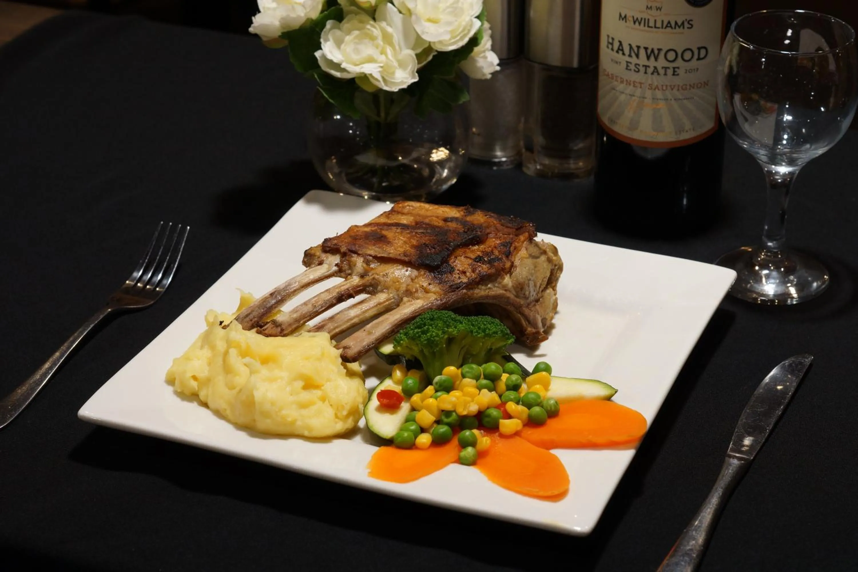 Dinner in Colonial Motor Inn