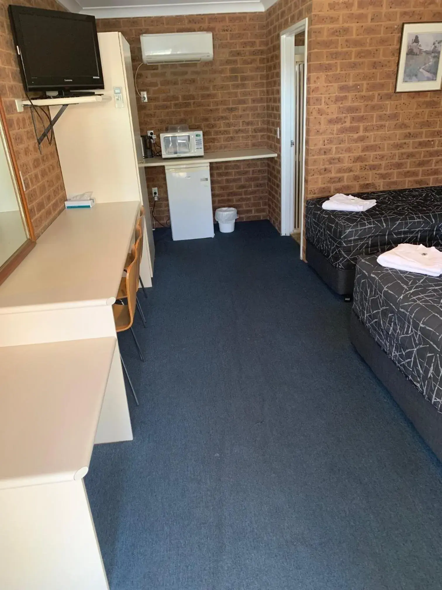 Standard Twin Room in Colonial Motor Inn Standard Twin Room in Colonial Motor Inn