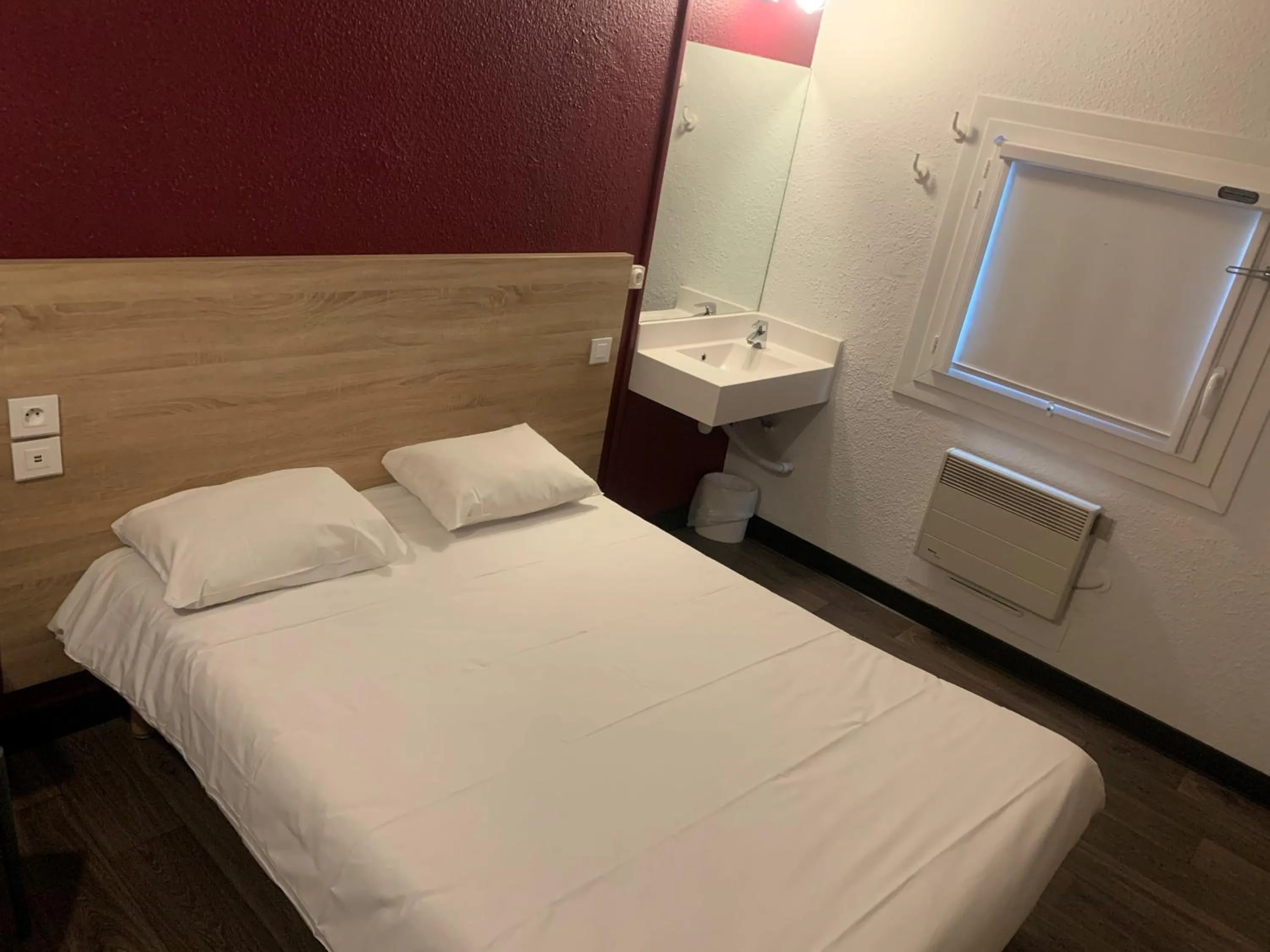 Bedroom, Bed in hotelF1 Villepinte Parc des Expositions