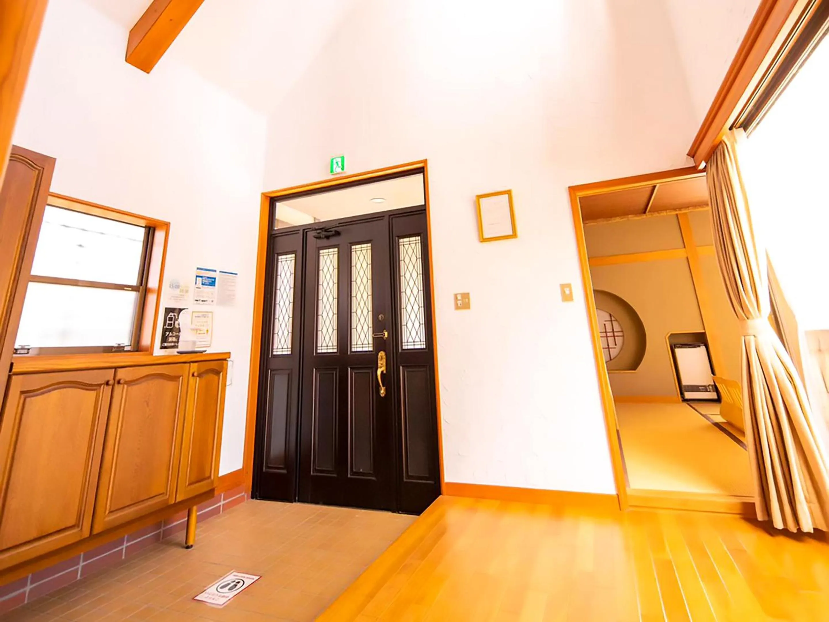 Photo of the whole room in MOON GLOW